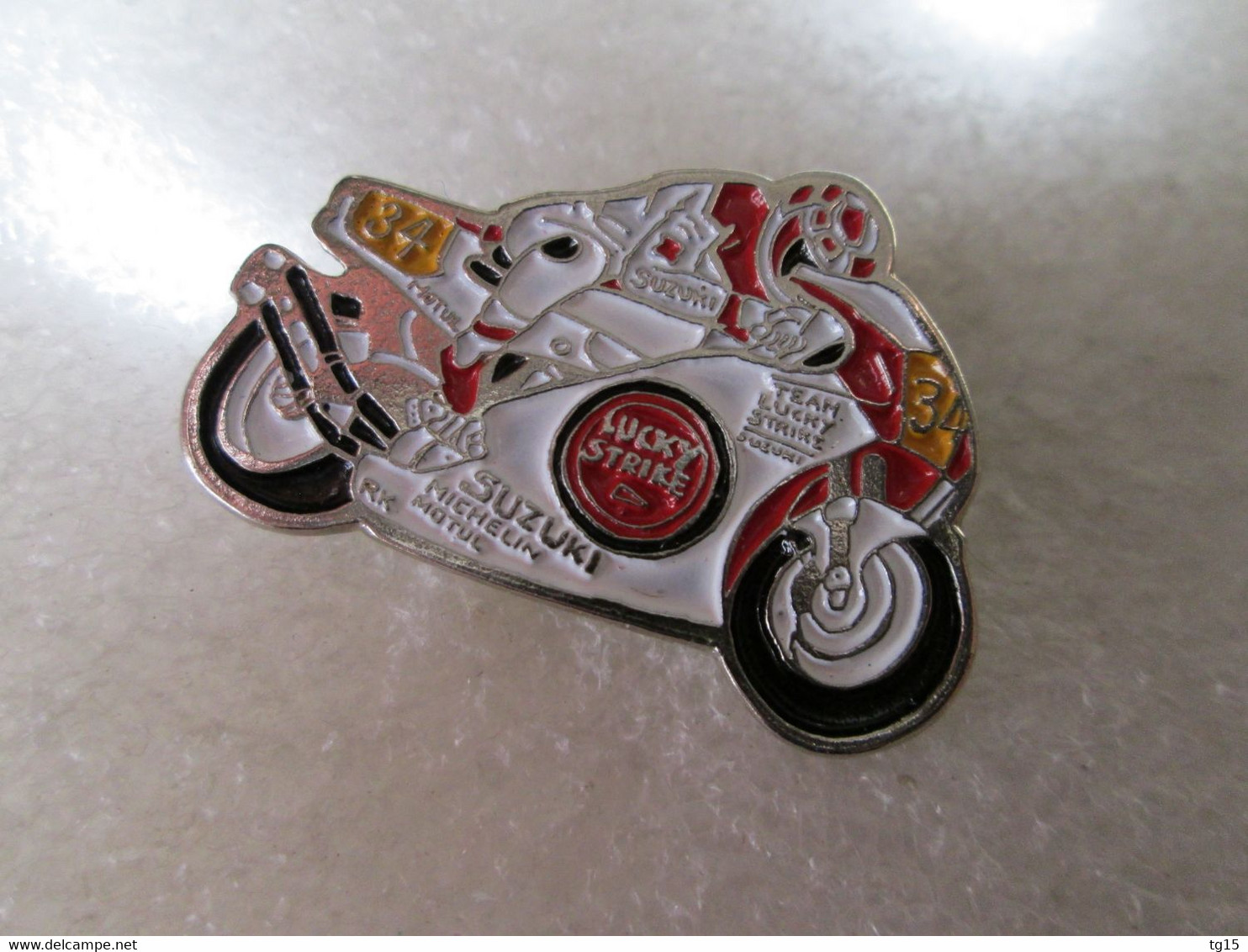 PIN'S MOTO SUZUKI LUCKY STRIKE KEVIN SCHWANTZ GRAND PRIX - Motorräder