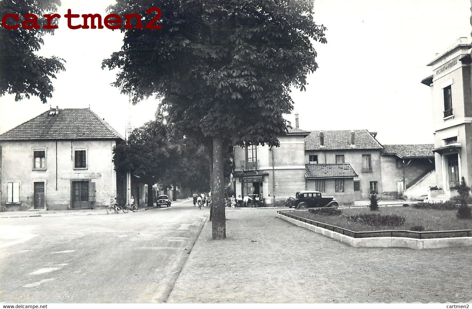 VAUX-EN-VELIN LA RUE DE LA REPUBLIQUE ET LA PLACE DE LA BASCULE 69 RHONE - Vaux-en-Velin