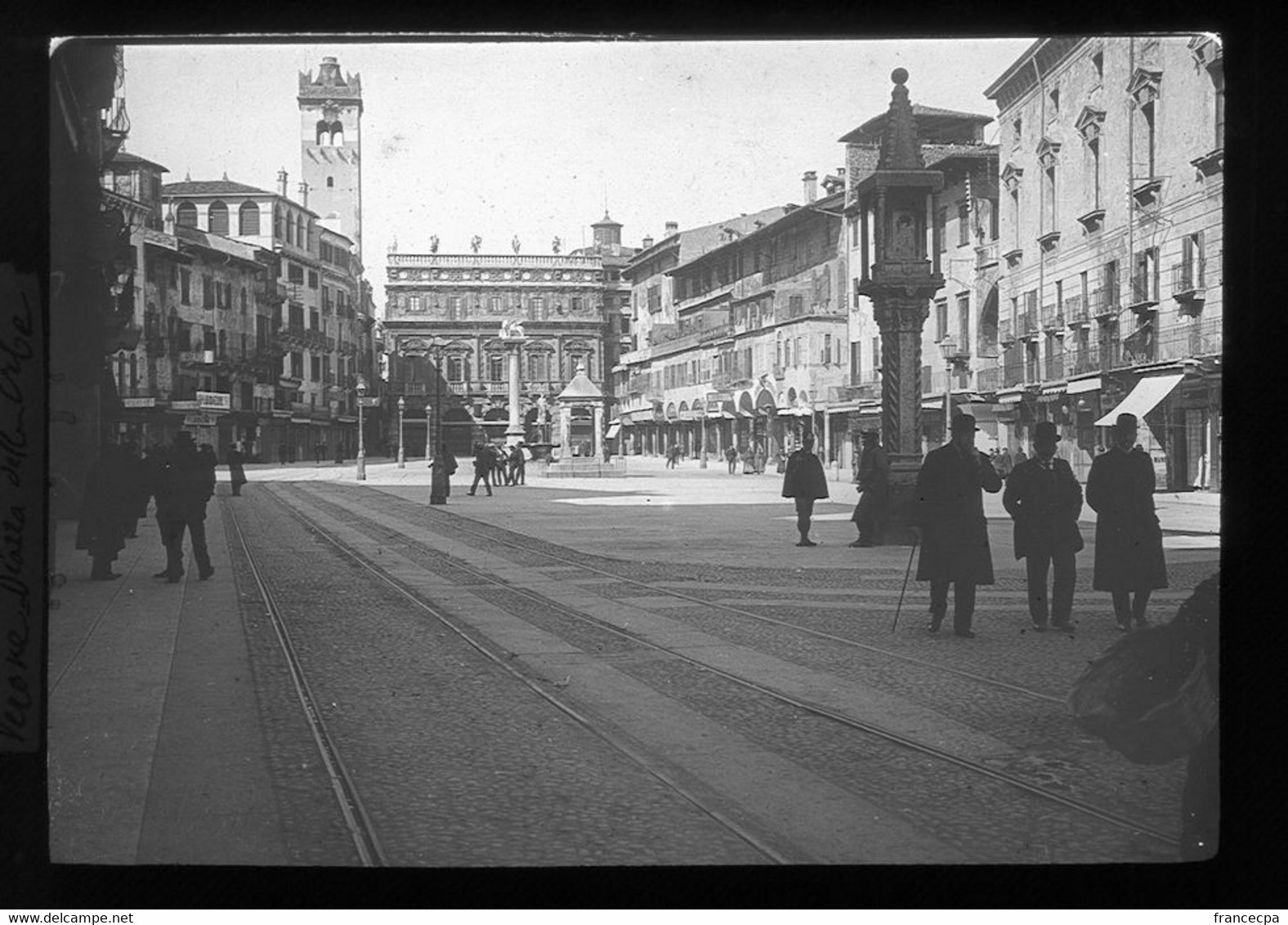 V1663 - ITALIE - VERONE - Piazza Della Erbe - Plaque Photo Originale à Ne Pas Manquer - Plaques De Verre