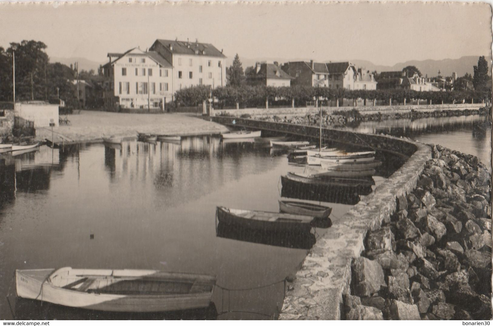 CPSM SUISSE  VERSOIX VU DE LA JETEE LES CANOTS DE PECHE - Versoix