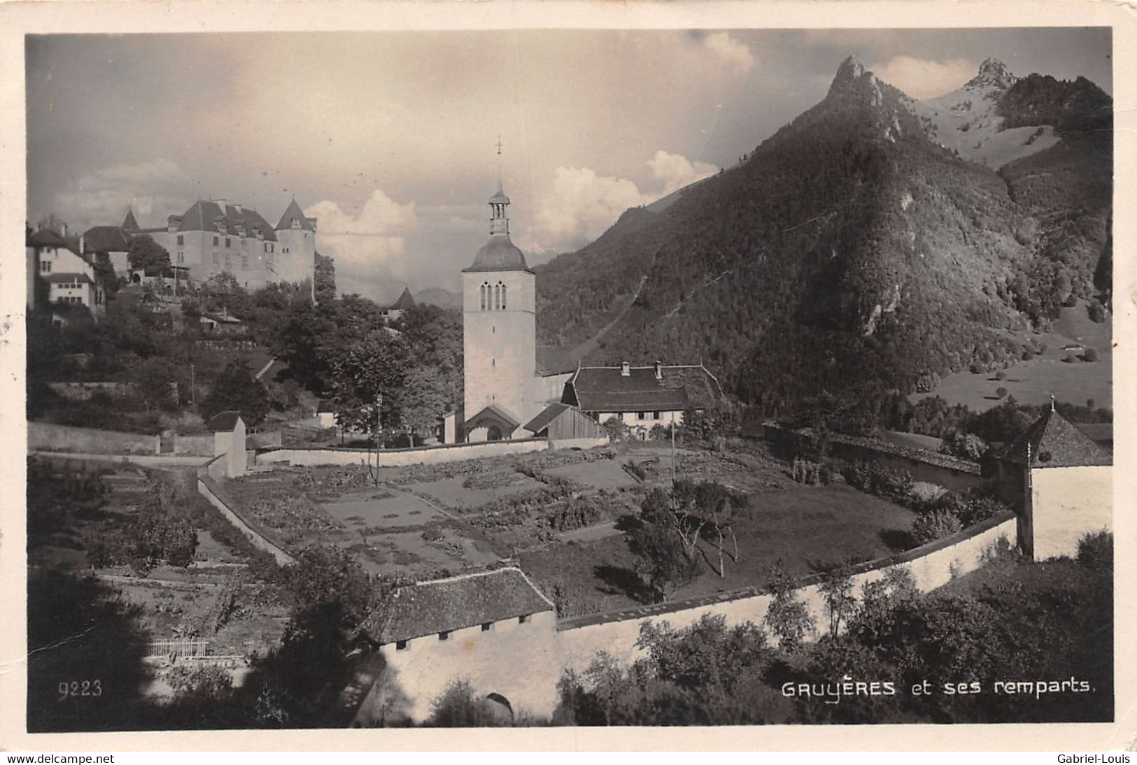 Gruyères Et Ses Remparts - Gruyères