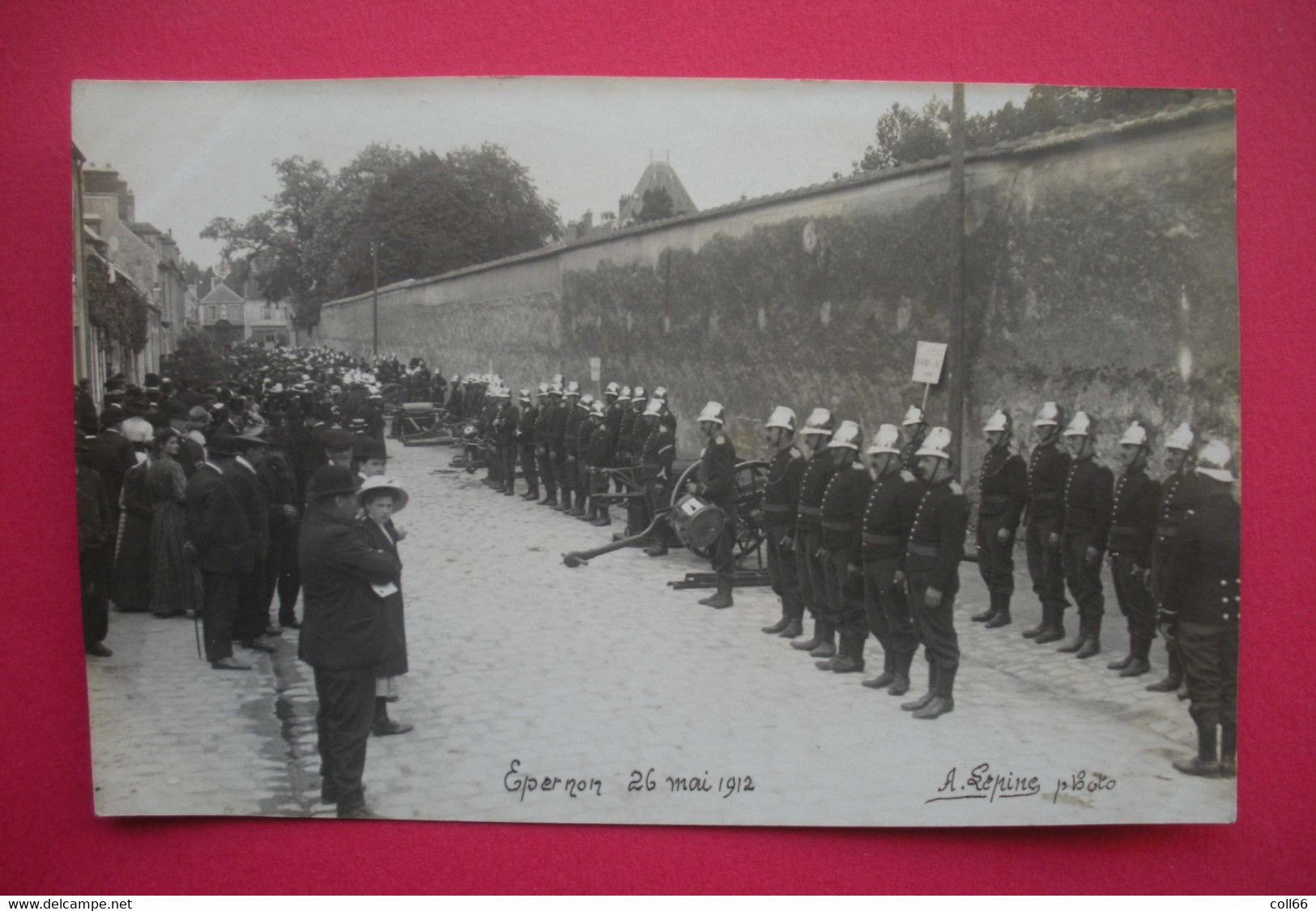 28 Epernon 26 Mai 1912 Carte-photo Pompiers En Présentation Rangés TB Animée éditeur A.Lépine Photo Dos Scanné - Epernon