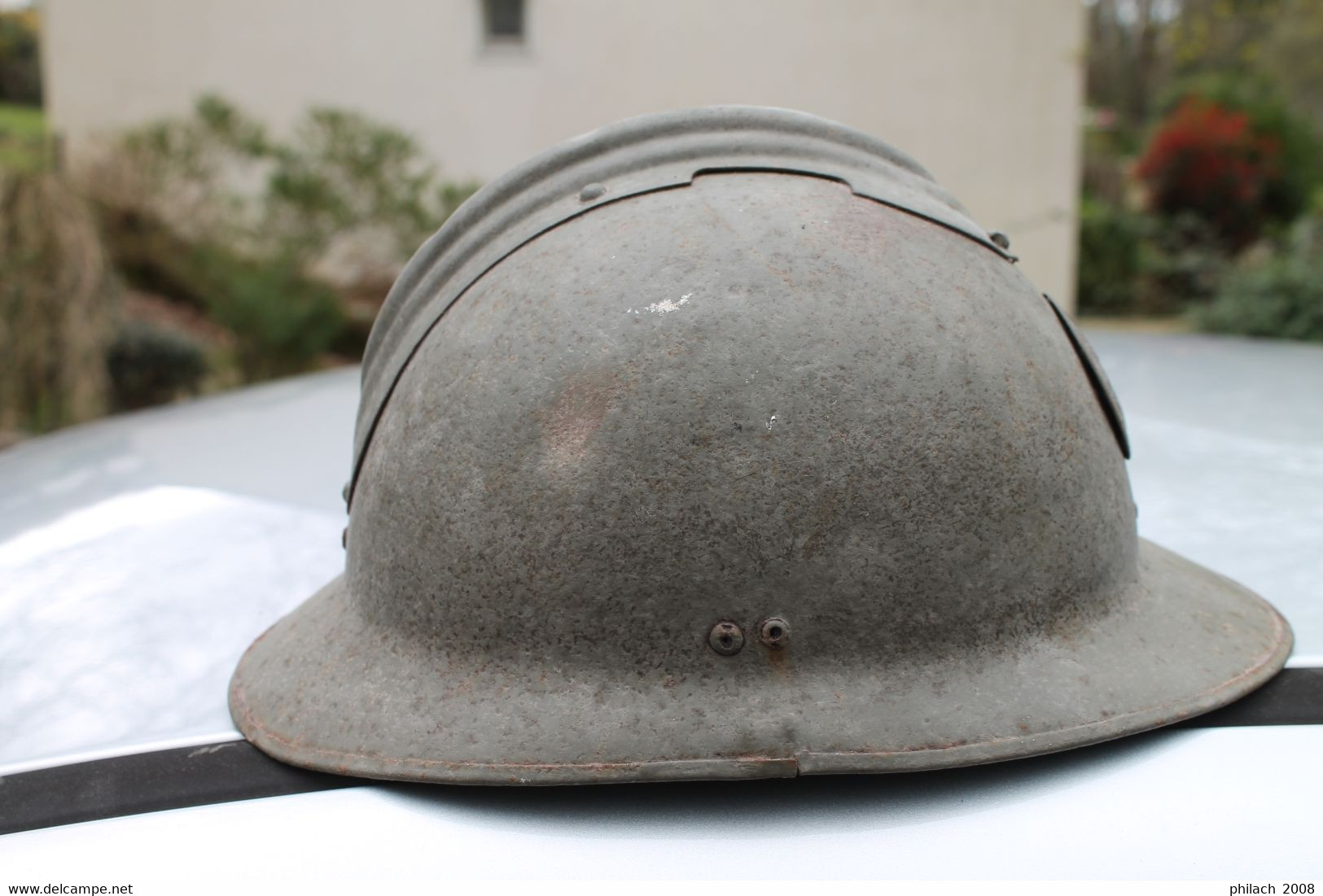 Casque Français Modèle 1926 Insigne Ecole D'officier De Saint Cyr - Casques & Coiffures