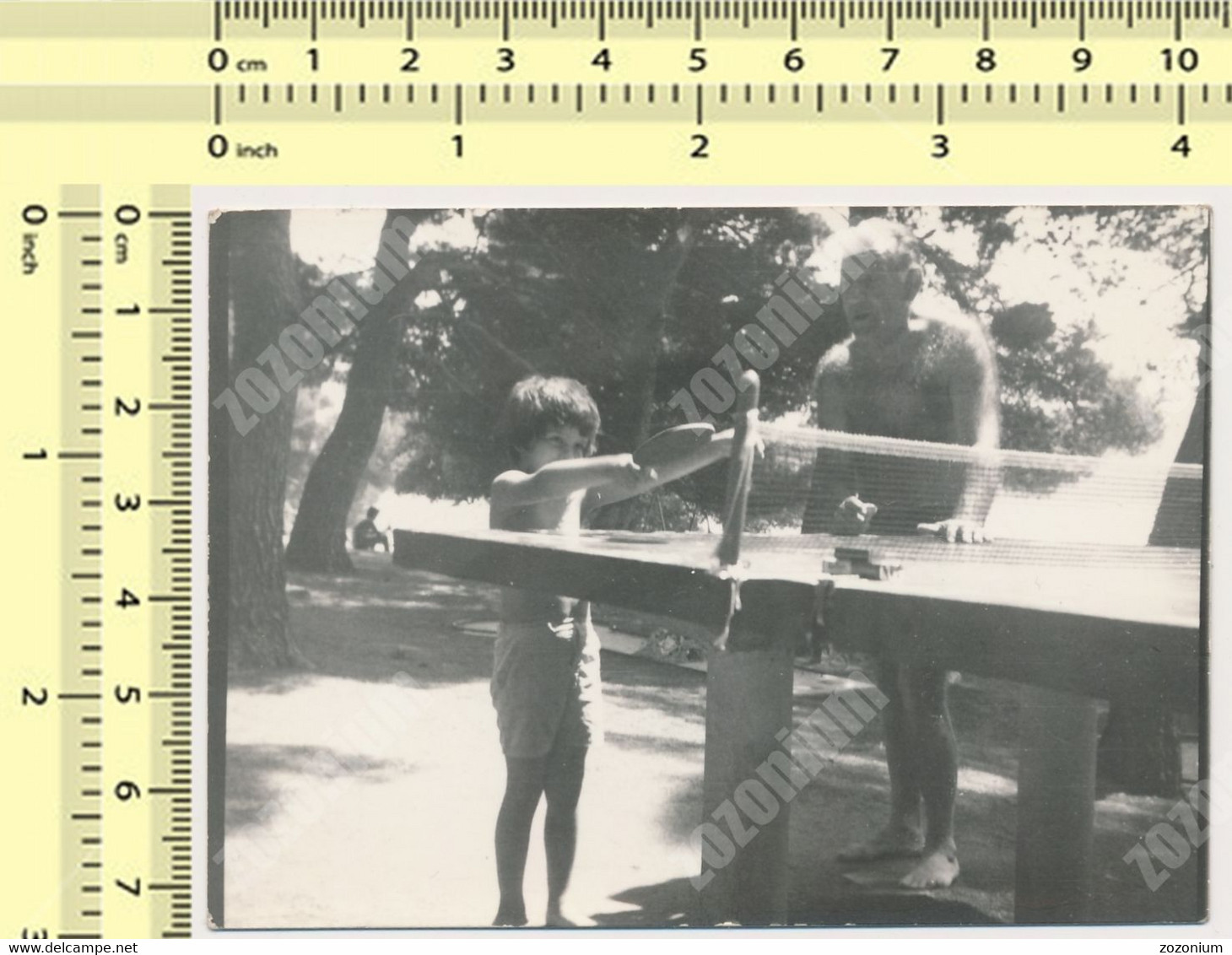 REAL PHOTO, KID PLAYING TABLE TENNIS, Ping-pong, BEACH Enfant Tenis De Table Plage,  Photo Original - Table Tennis