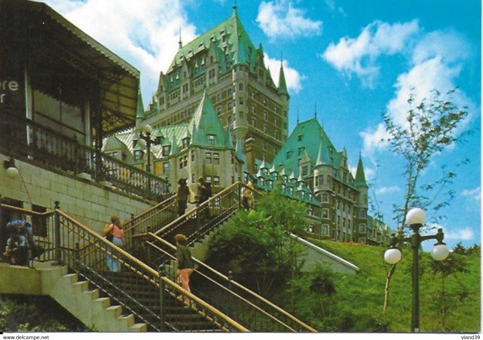 Quebec - Le Château De Frontenac Vu De La Cote De La Montagne - Québec - Château Frontenac