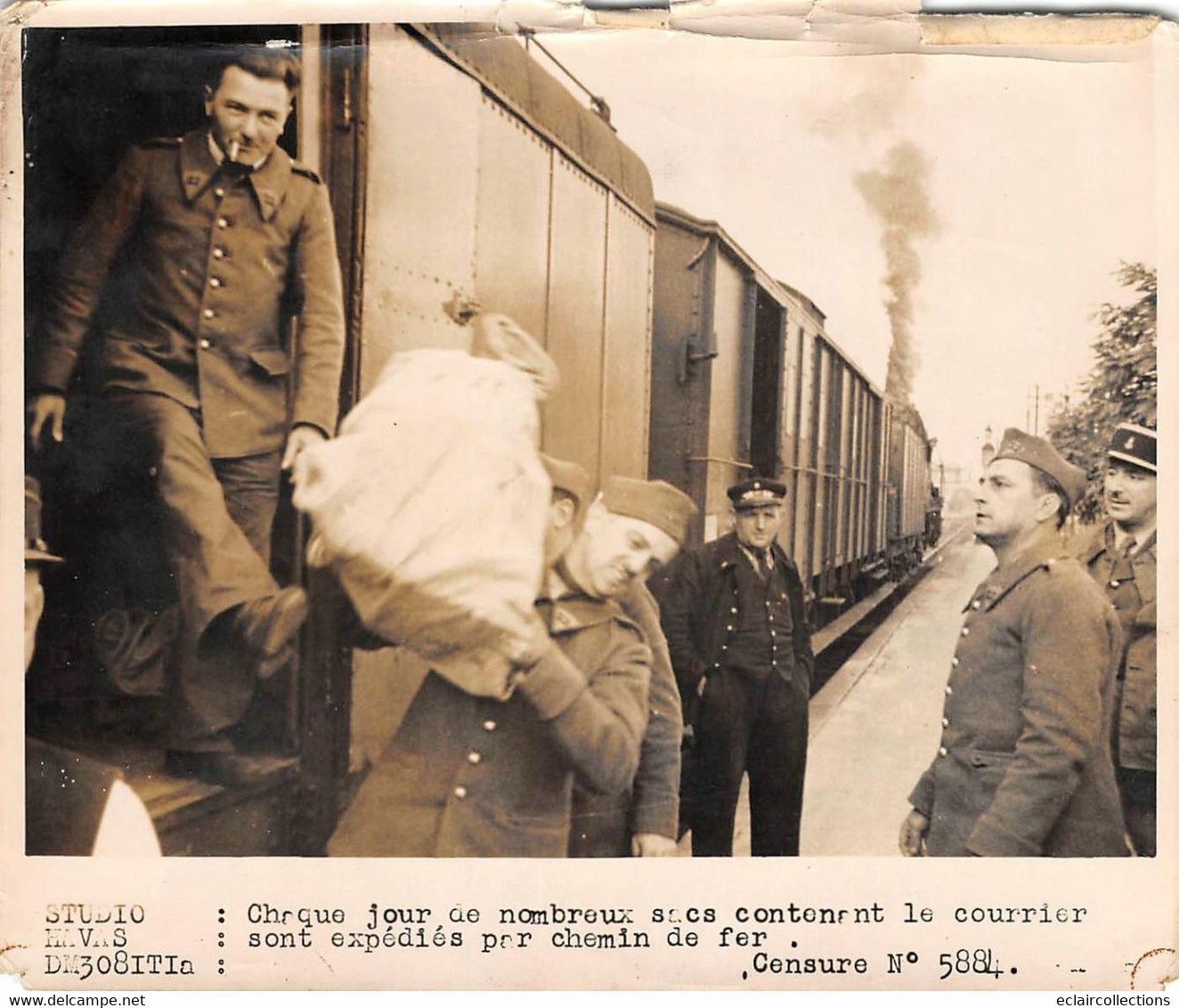 Photographie:    Guerre Expédition Du Courrier Par Chemin De Fer      (voir Scan Et Commentaires) - Oorlog, Militair