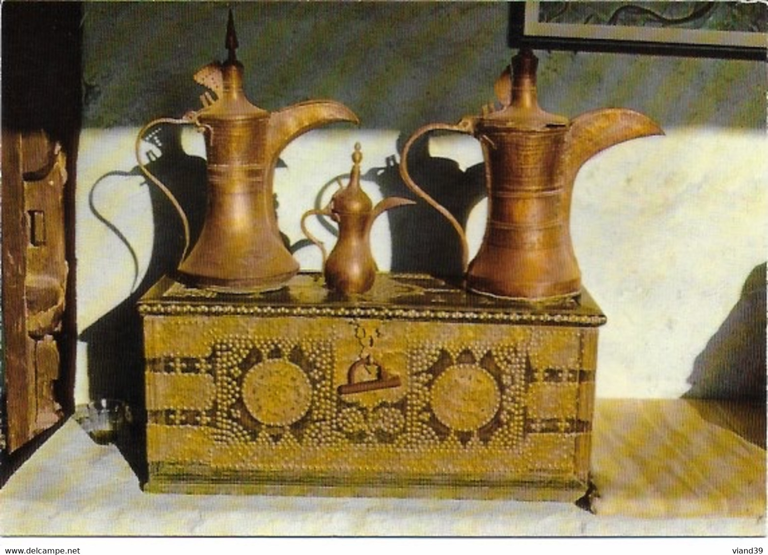 Abudhabi - The Beautiful Handcraft Of The Bédouin Coffee Pots Ans The Bridal Box - Emirati Arabi Uniti