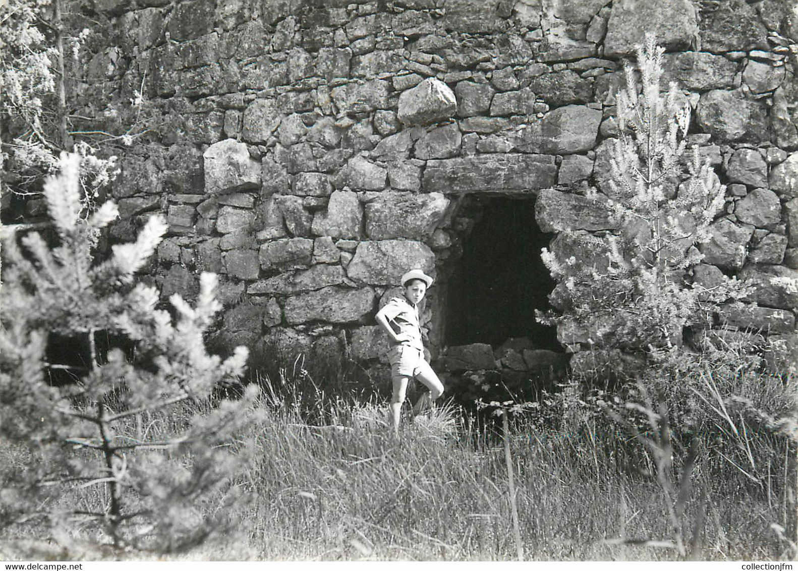 / CPSM FRANCE 83 "Environs De La Roquebrussanne, Glacières De La Sainte Baume" - La Roquebrussanne