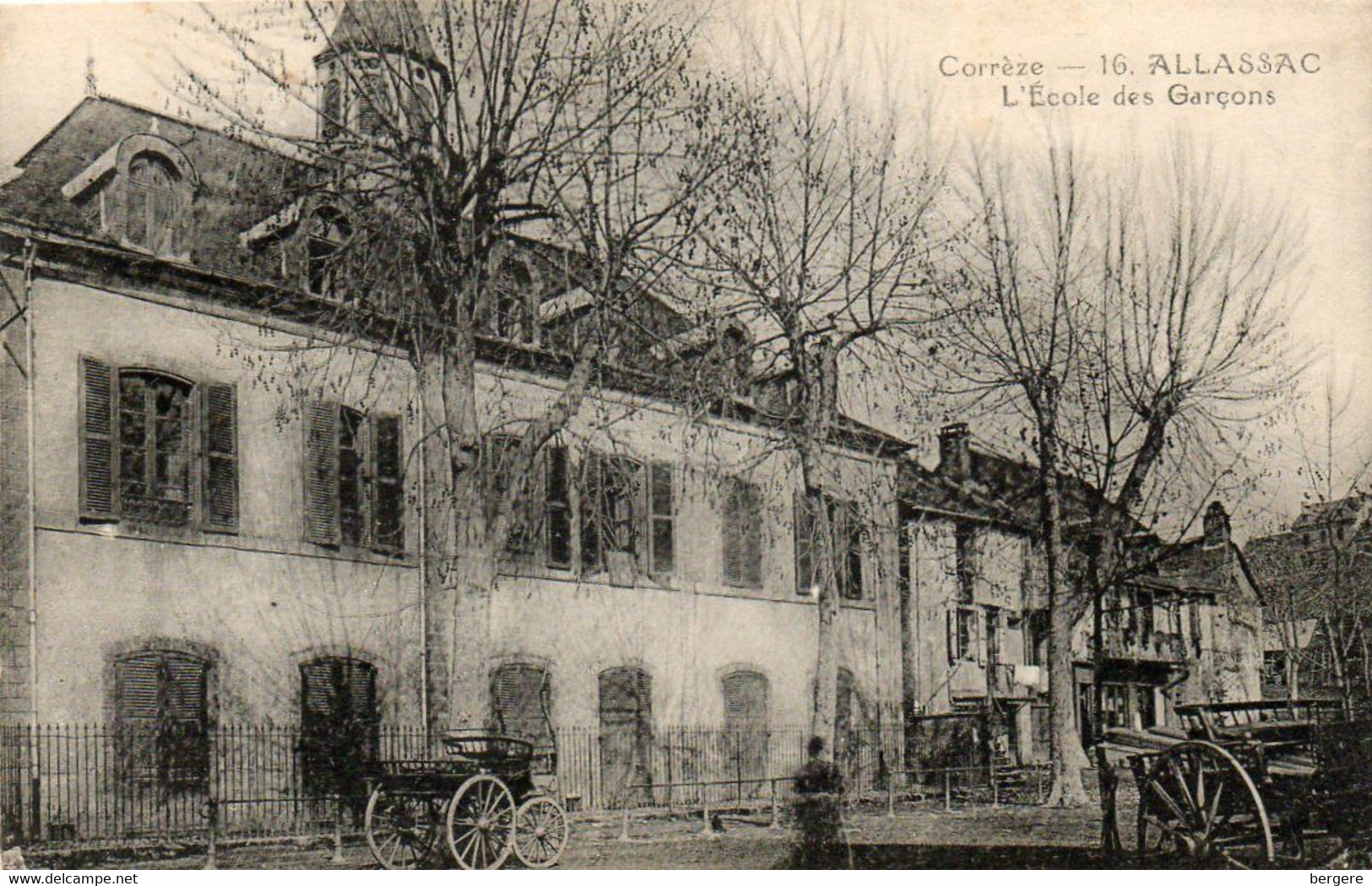 19. CPA. - ALLASSAC -  L'école Des Garçons - - Andere & Zonder Classificatie