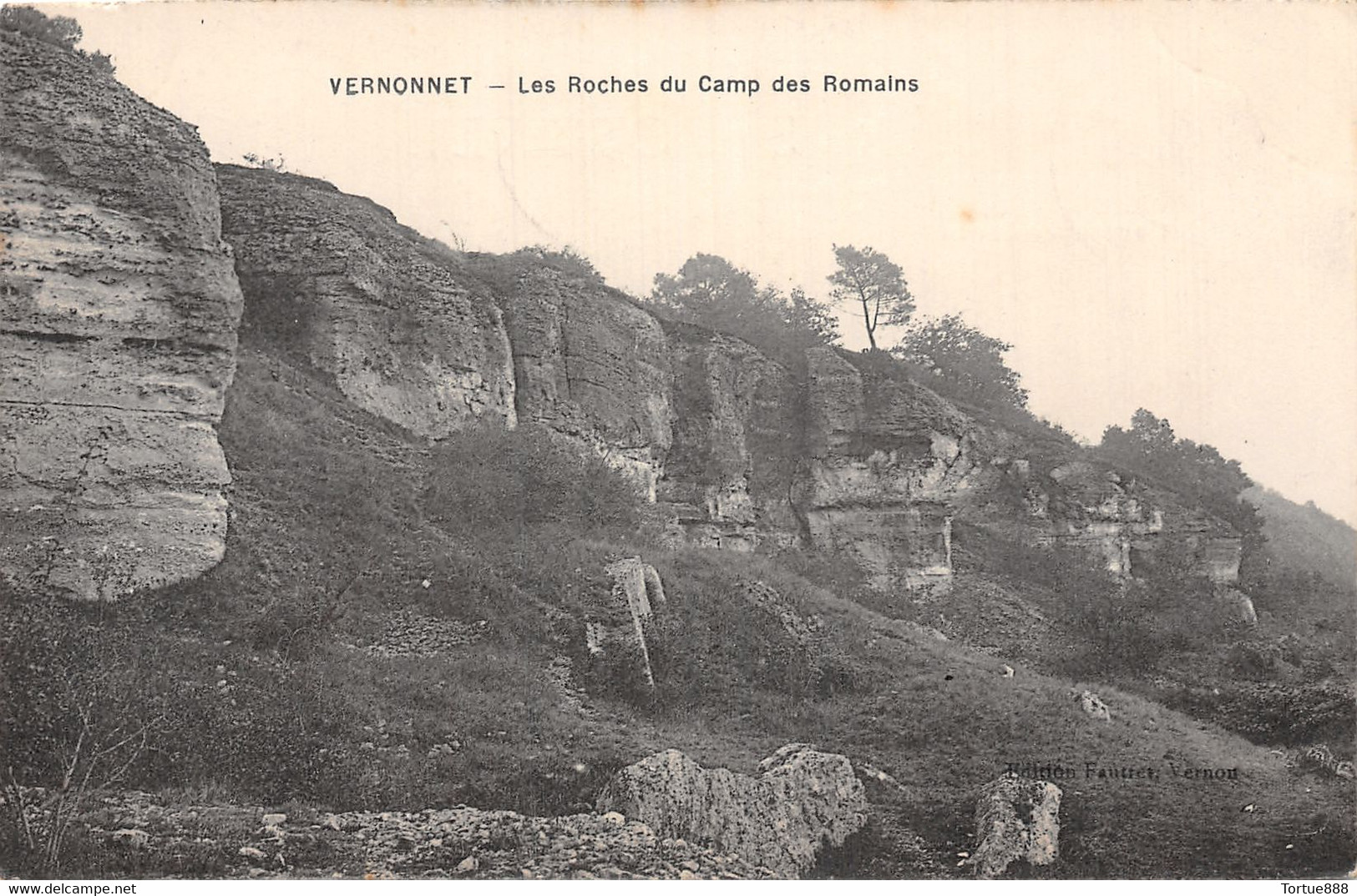 27  VERNONNET CAMP DES ROMAINS  42-1335 - Haute-Normandie