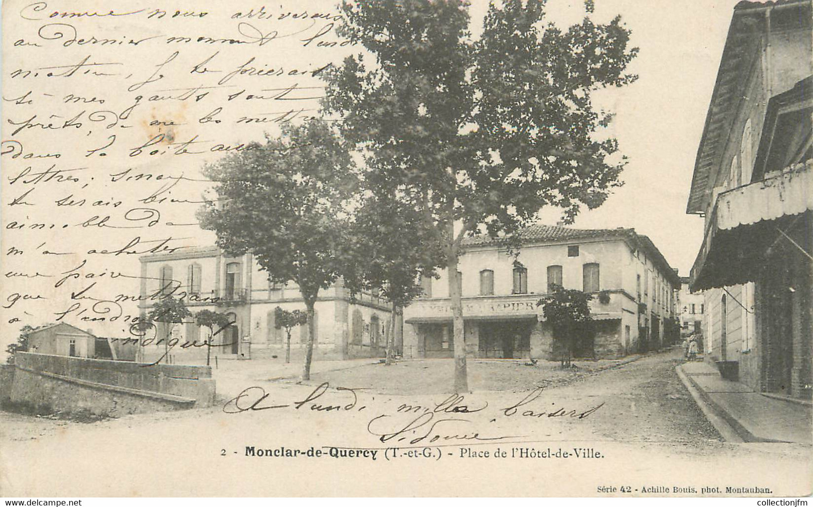 / CPA FRANCE 82 "Montclar De Quercy, Place De L'hôtel De Ville" - Montclar De Quercy