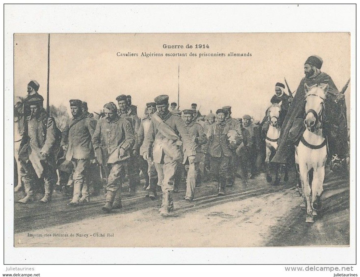 GUERRE DE 1914 CAVALIERS ALGERIENS ESCORTANT DES PRISONNIERS ALLEMANDS CPA BON ETAT - War 1914-18