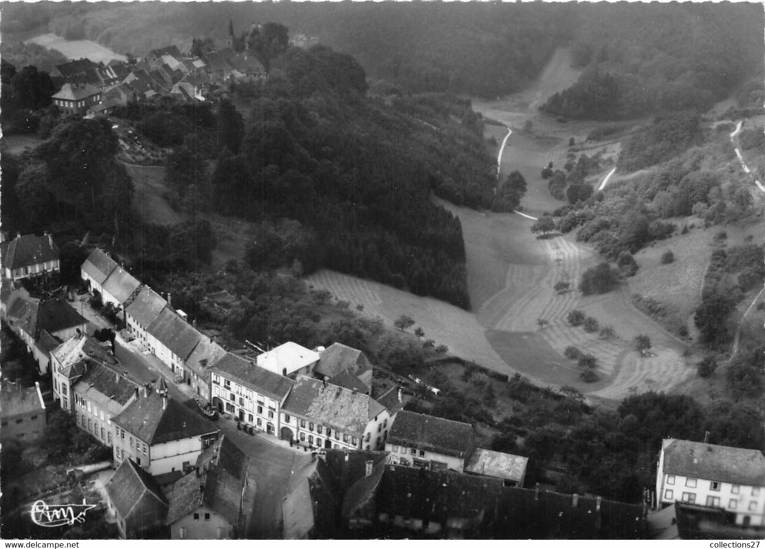 67-LA-PETITE-PIERRE- VUE AERIENNE SUR LE CHATEAU - La Petite Pierre