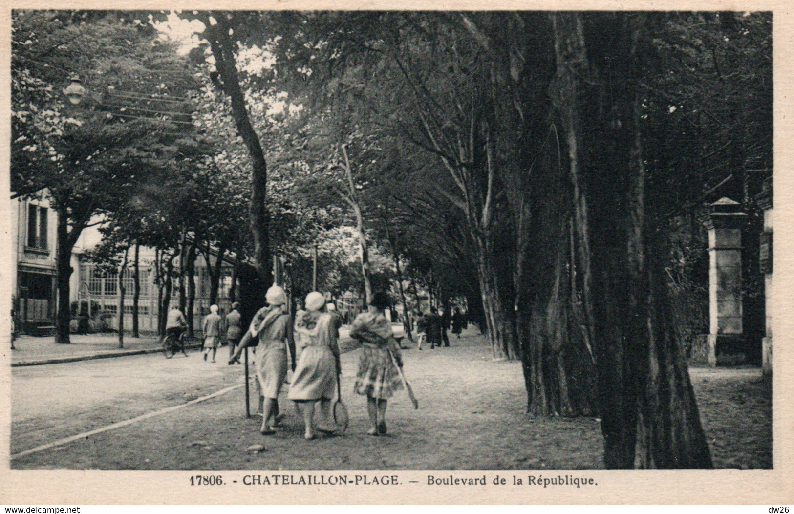 Chatelaillon-Plage (17) Boulevard De La République - Carte N° 17806 Animée (joueuses De Tennis) Non Circulée - Châtelaillon-Plage