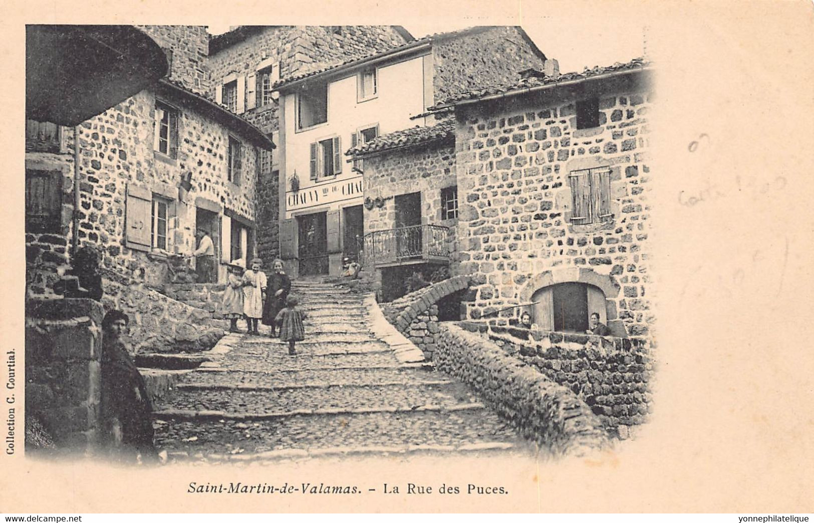 07- SAINT MARTIN DE VALAMAS - La Rue Des Puces  (10002) - Saint Martin De Valamas