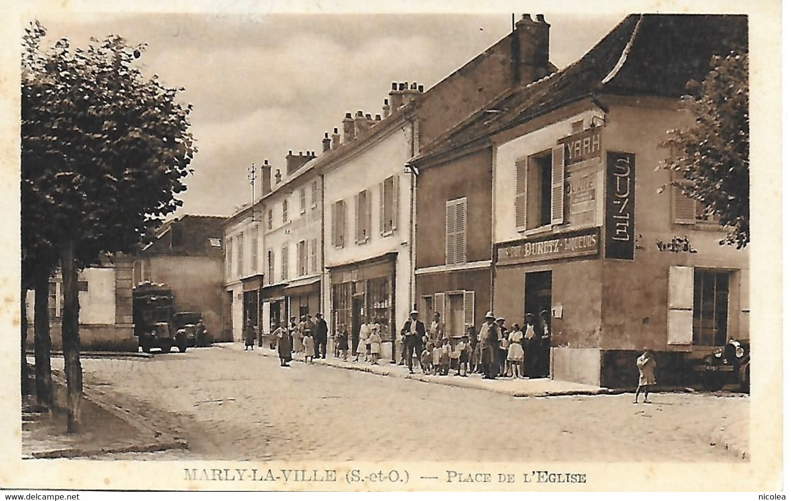 95 - MARLY LA VILLE - PLACE DE L'EGLISE ANIMEE - CAFE DURETZ - EPICERIE - COUVERTURE PLOMBERIE - CAMIONS  ... - Marly La Ville