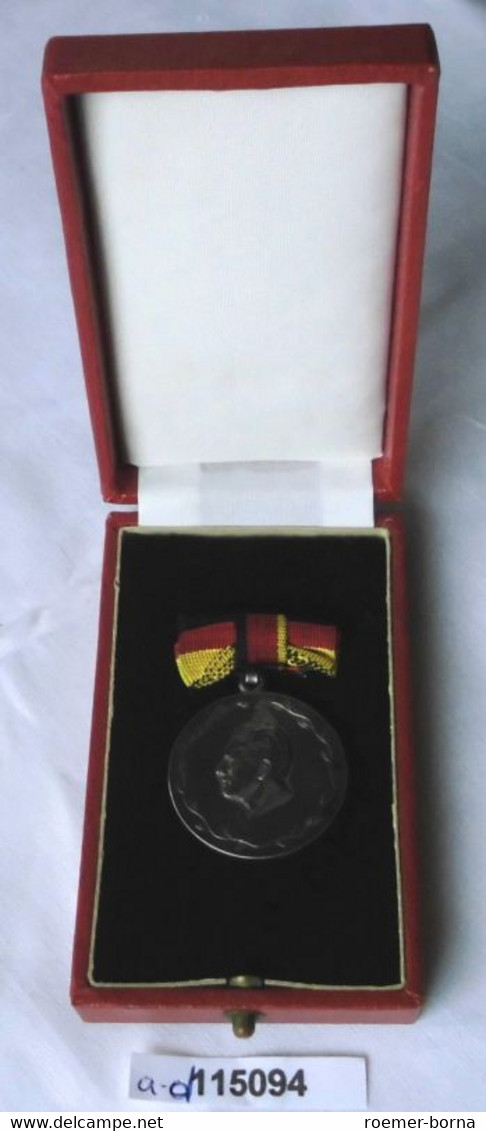 DDR Medaille Meister Des Sports 900er Silber Im Etui (115094) - GDR