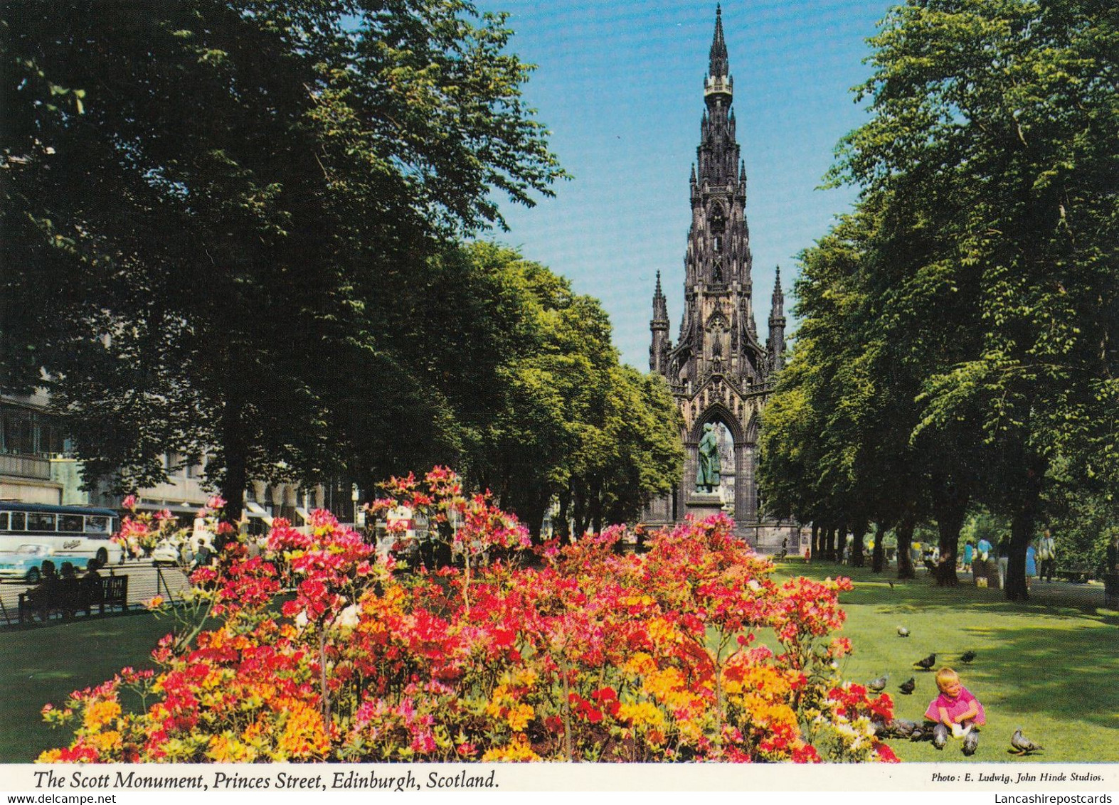 Postcard The Scott Monument Edinburgh [ John Hinde ] My Ref B24706 - Midlothian/ Edinburgh