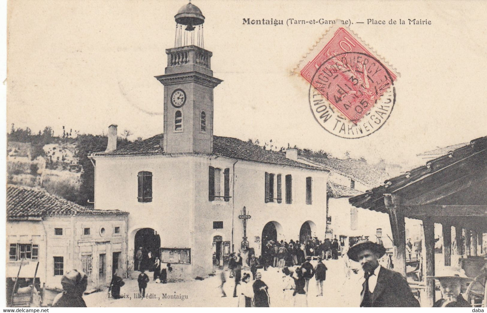 Montaigu.  Place De La Mairie - Montaigu De Quercy