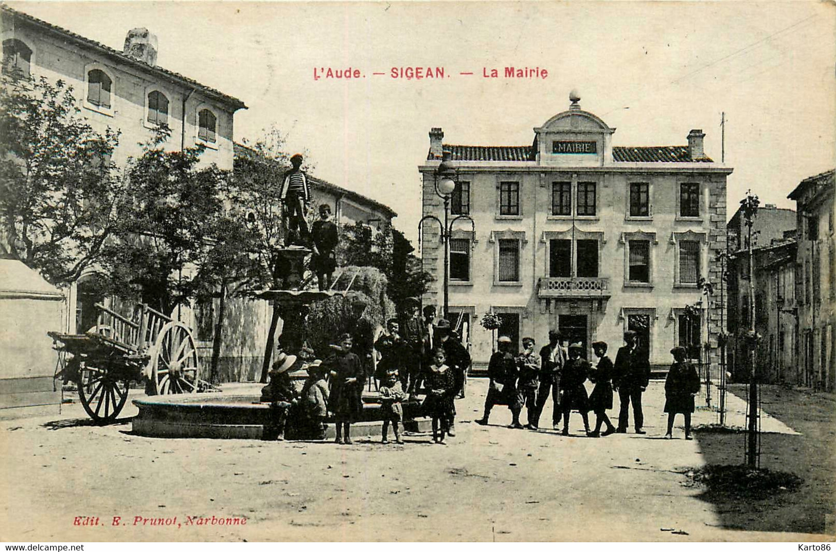 Sigean * La Mairie * La Place * La Fontaine * Groupe D'enfants - Sigean