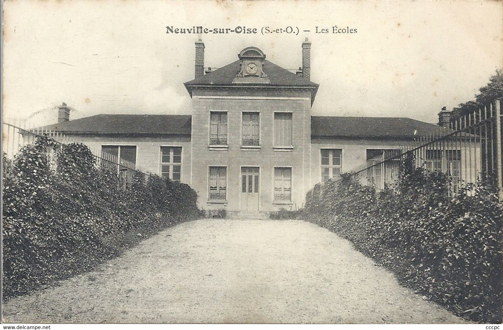 CPA Neuville Sur Oise Les Ecoles - Neuville-sur-Oise