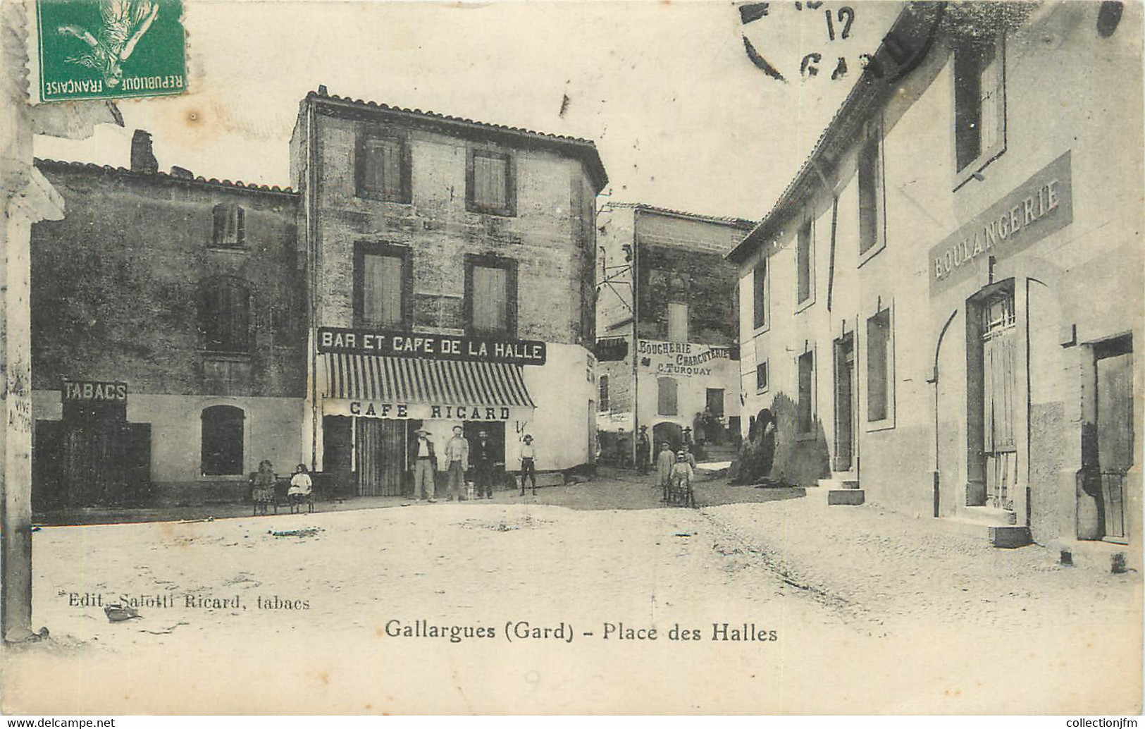 / CPA FRANCE 30 "Gallargues, Place Des Halles" - Gallargues-le-Montueux