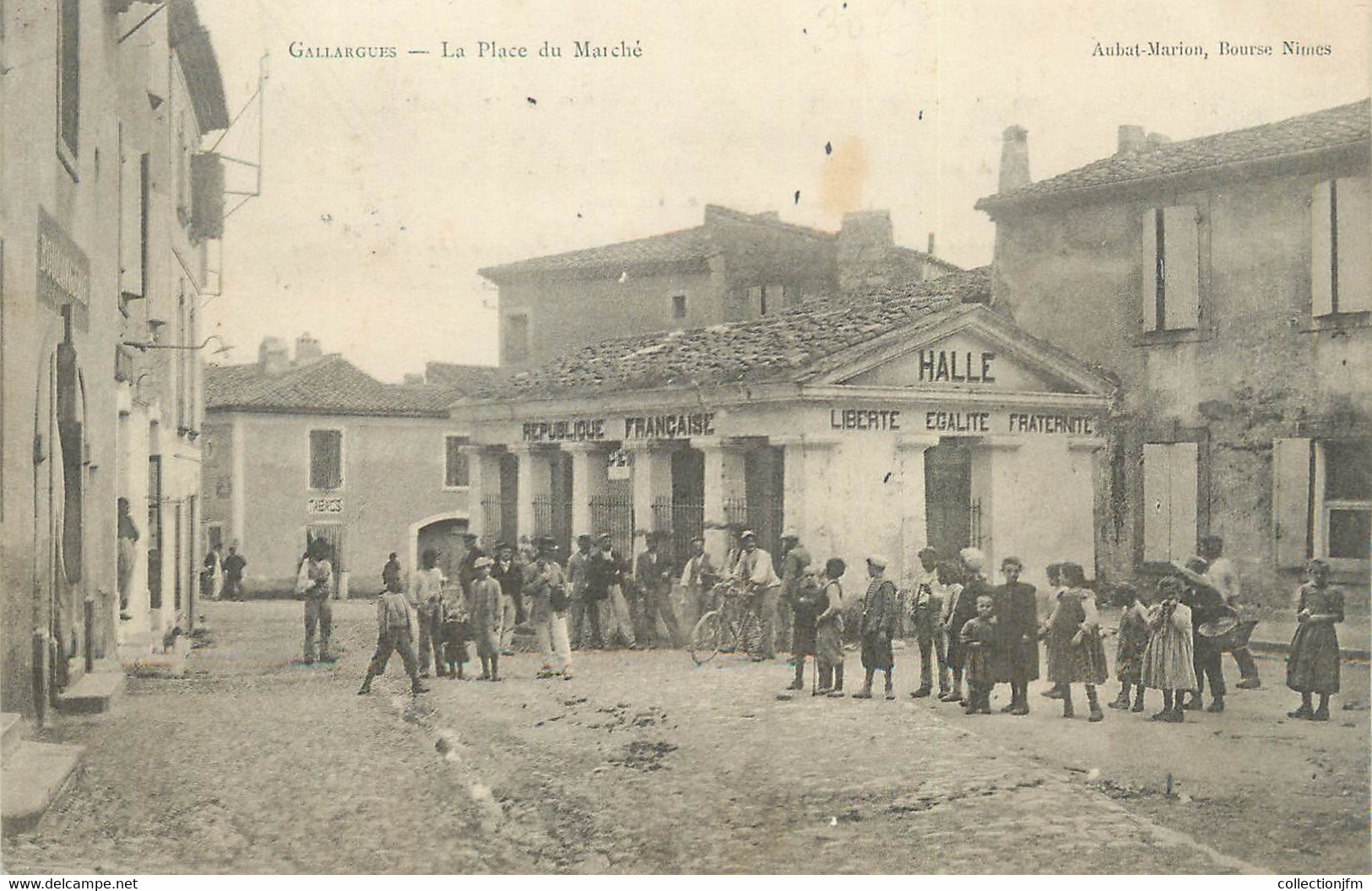 / CPA FRANCE 30 "Gallargues, La Place Du Marché" - Gallargues-le-Montueux