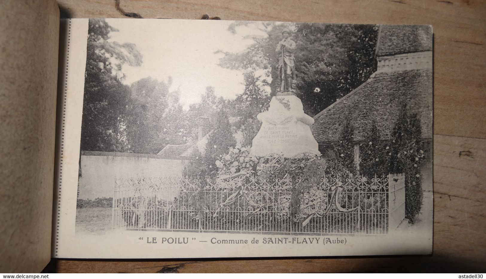 Carnet 12 CARTES LE POILU : Monuments Des établissements Jacomet A VILLEDIEU  ................ LF-724 - Guerra 1914-18