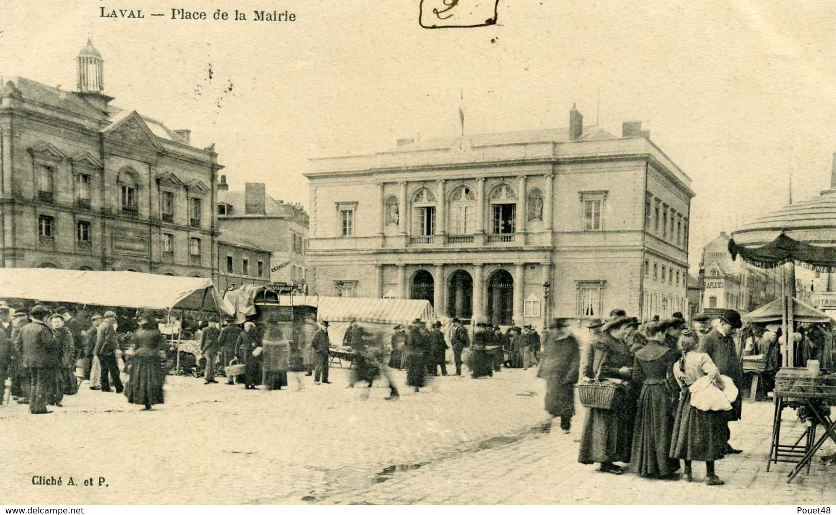 53 - LAVAL - Place De La Mairie - Marché - Laval