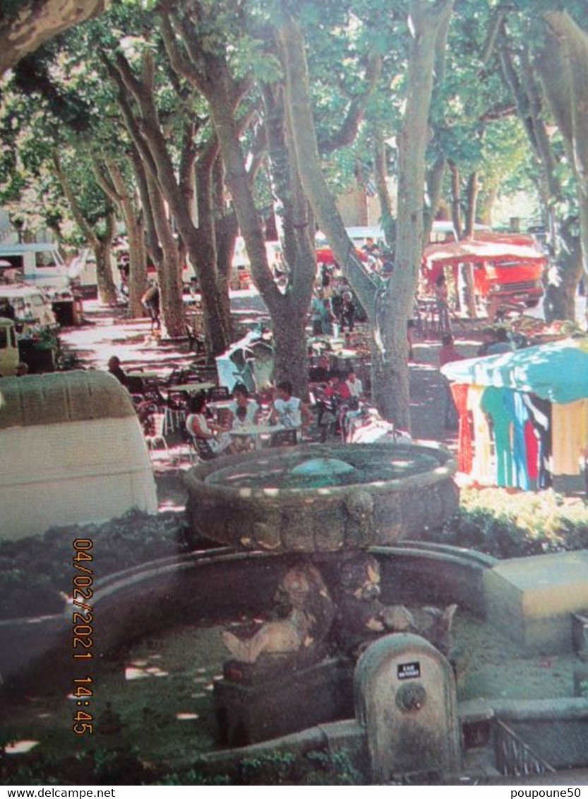 CP 13  Bouches Du Rhône  ROUSSET  - Le Marché Sur La Place Ombragée -  Le Bassin Et La Fontaine 1989 - Rousset