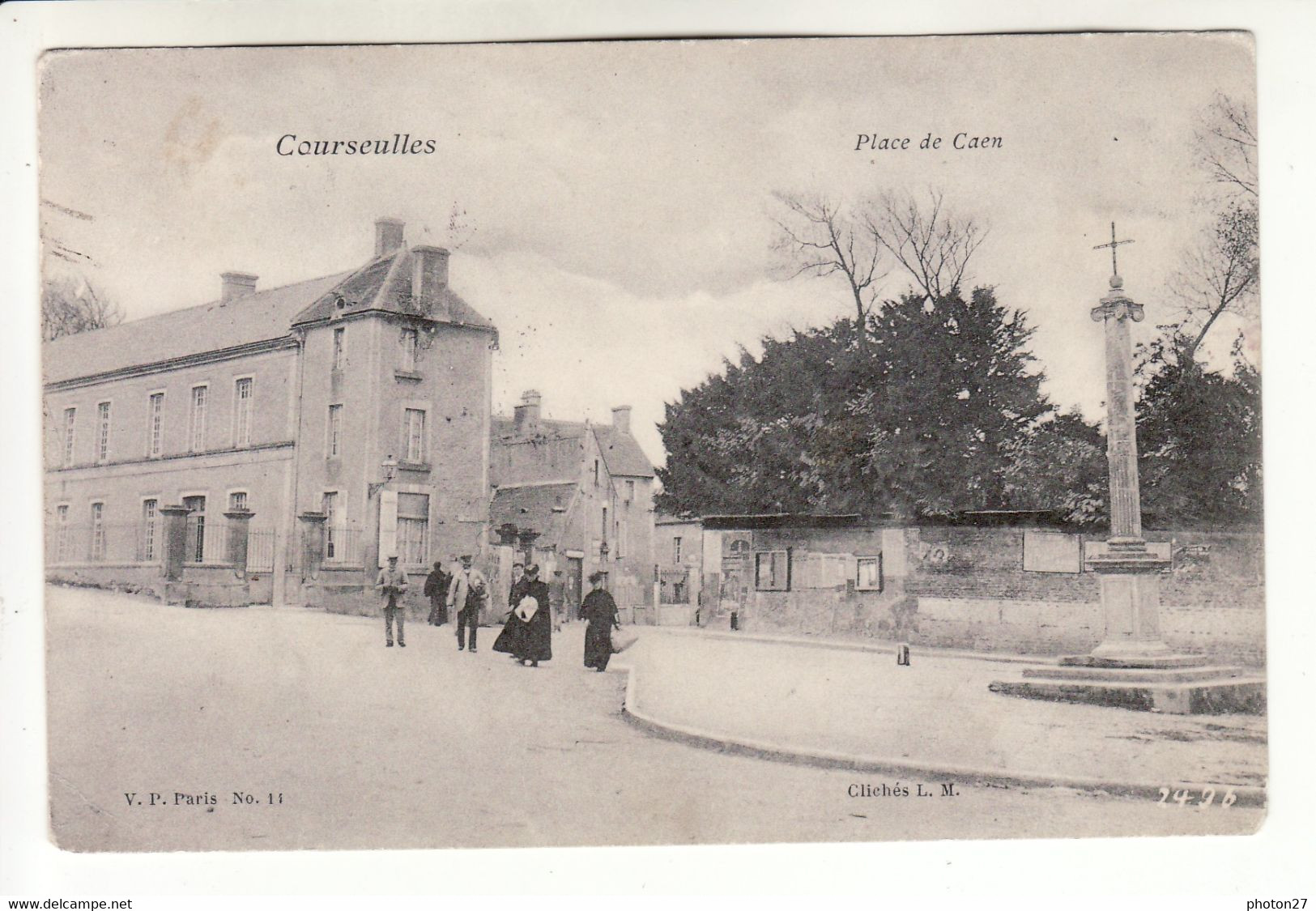 Courseulles Sur Mer - Place De Caen - Courseulles-sur-Mer