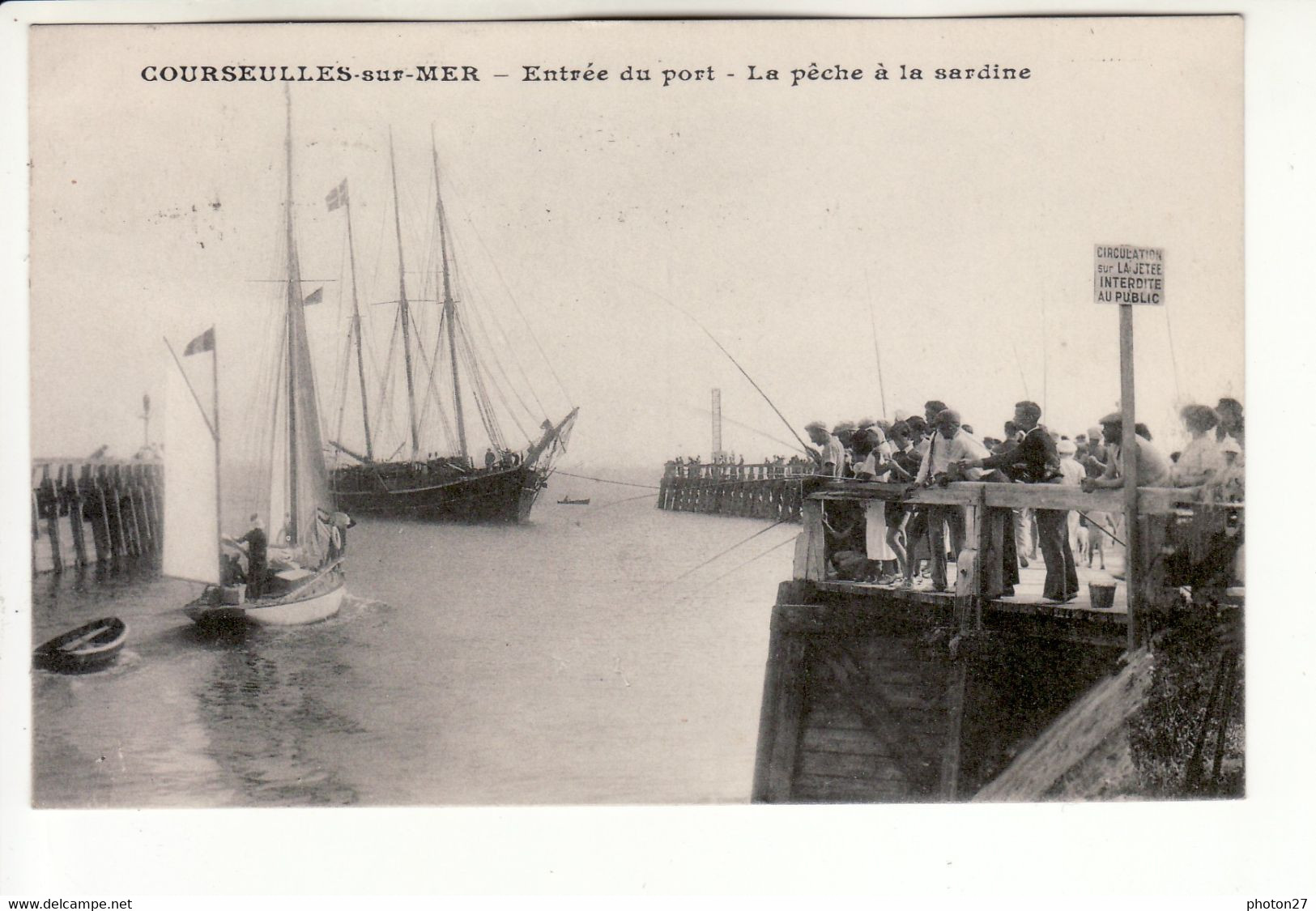 Courseulles Sur Mer - Entrée Du Port, Pêche à La Sardine - Courseulles-sur-Mer