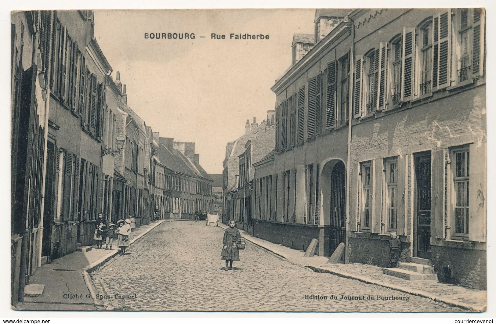 CPA - BOURBOURG (Nord) - Rue Faidherbe - Autres & Non Classés