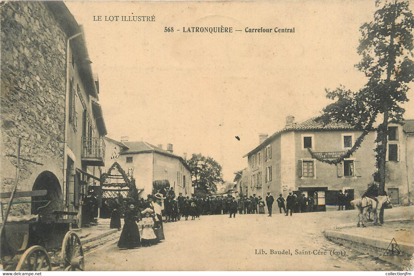 / CPA FRANCE 46 "Latronquière, Carrefour Central" - Latronquiere