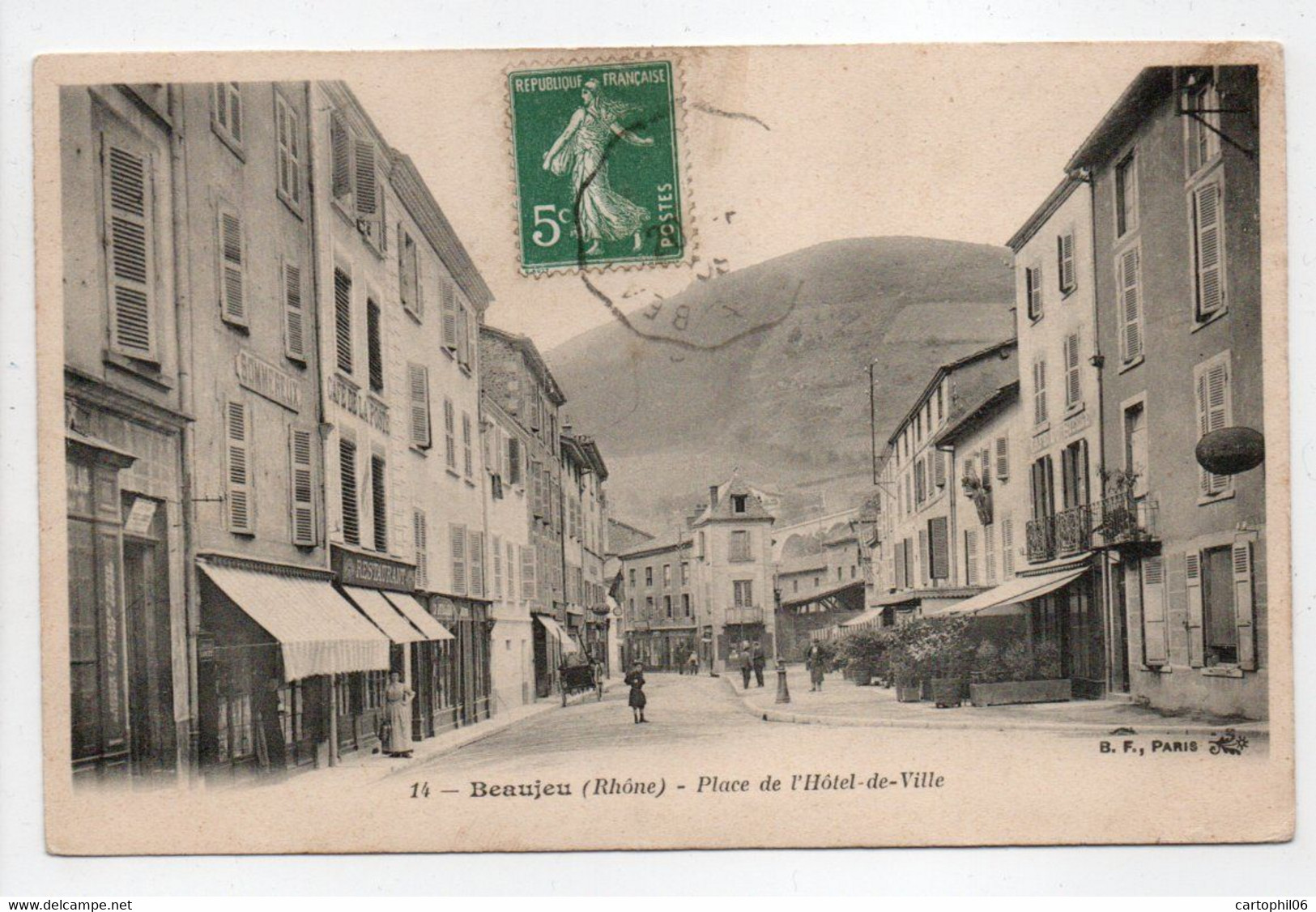 - CPA BEAUJEU (69) - Place De L'Hôtel-de-Ville - Edition B. F. N° 14 - - Beaujeu