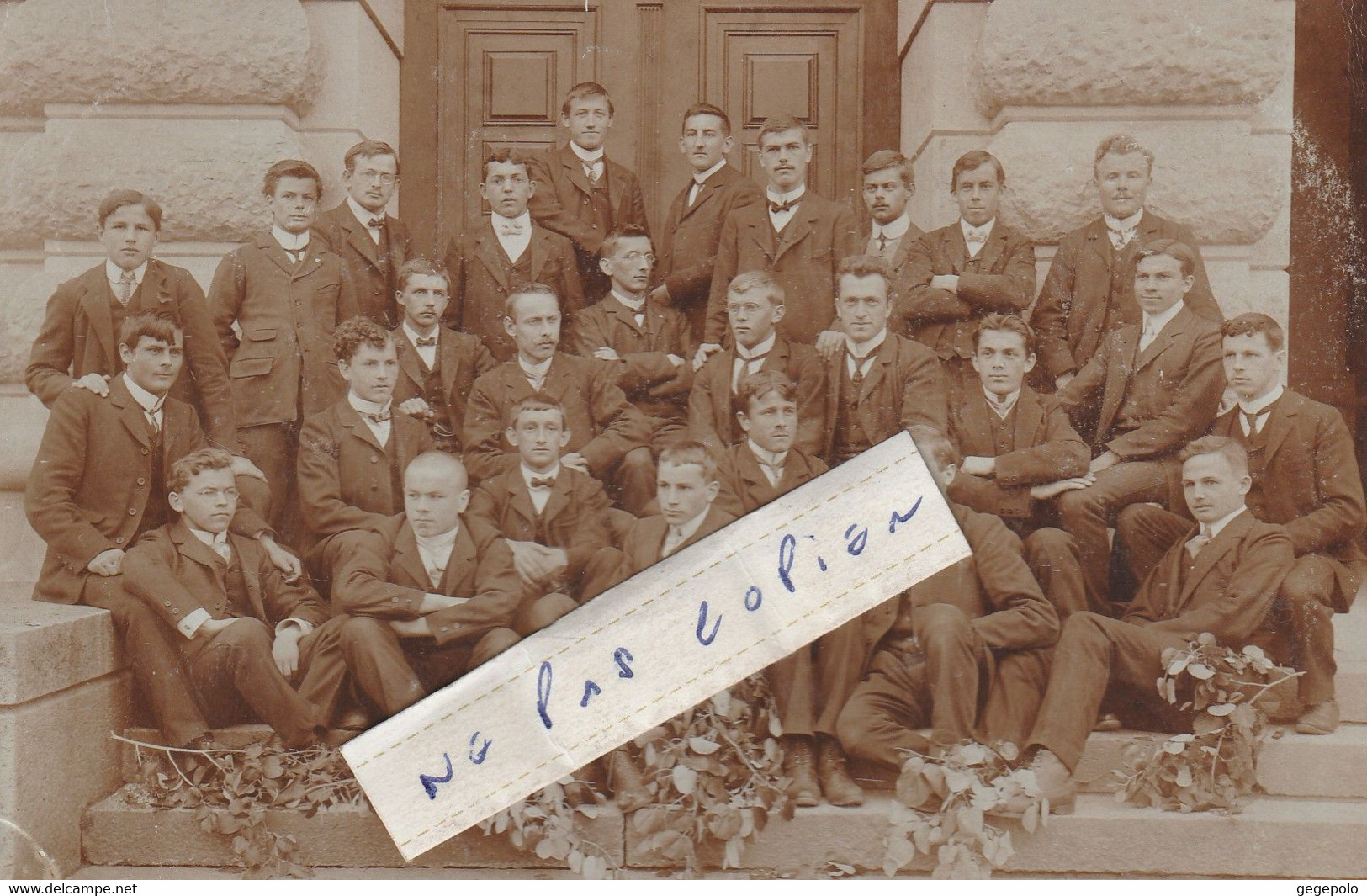 SARNEN  - Un Groupe Qui Pose En 1910    ( Carte Photo ) - Sarnen