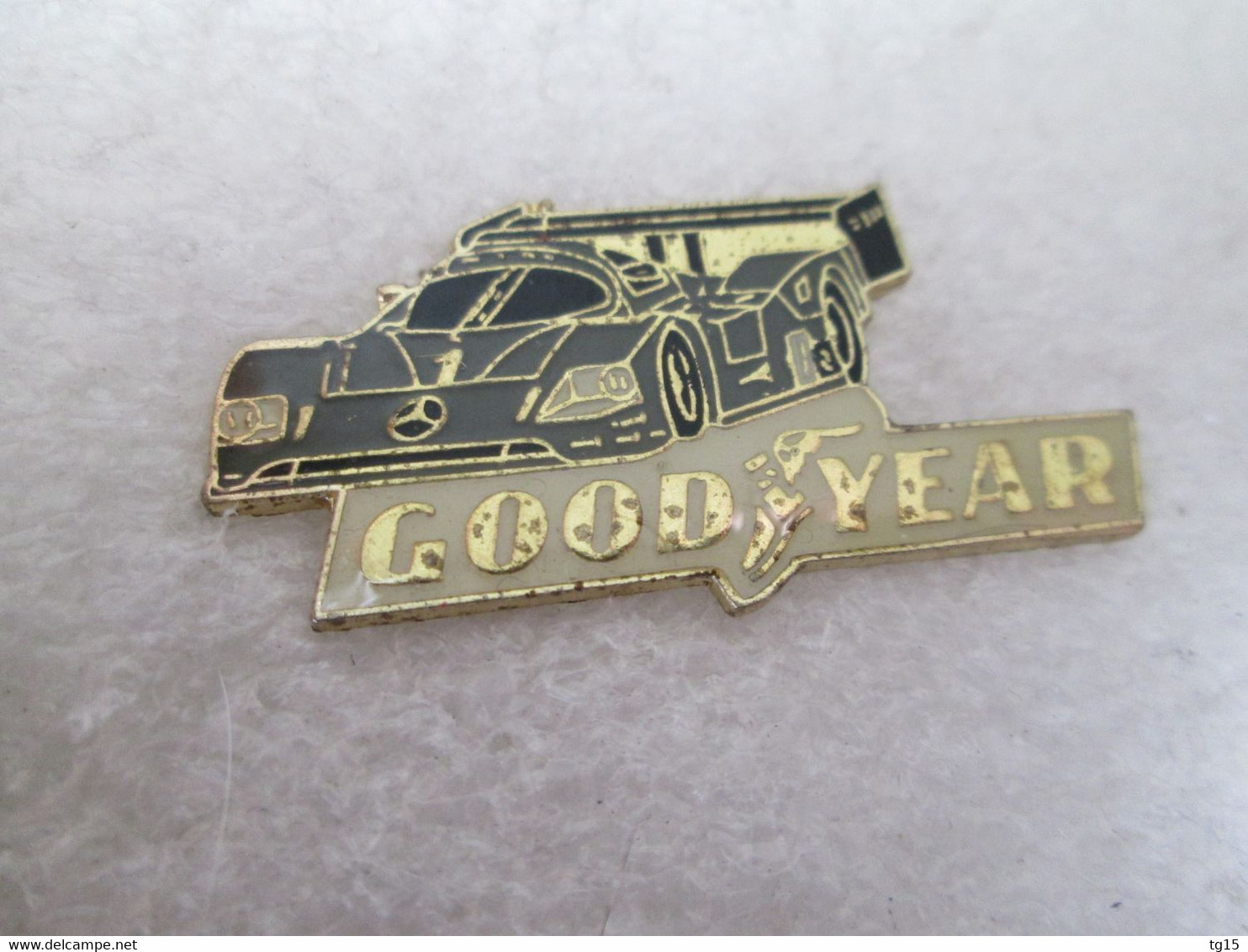 PIN'S   MERCEDES BENZ  SAUBER C 9  GOODYEAR - Mercedes