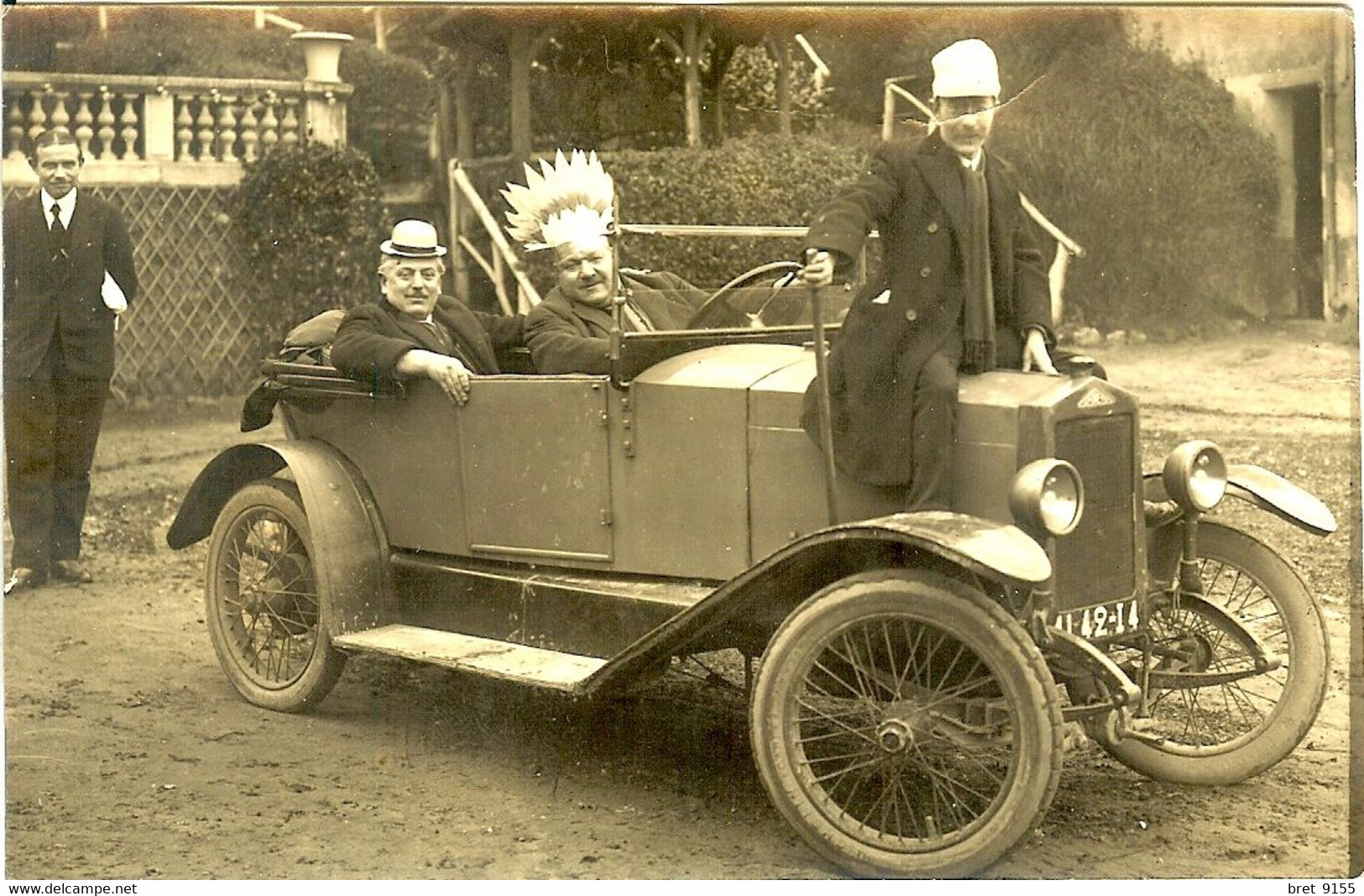 CARTE PHOTO A IDENTIFIER BELLE ANIMATION JOYEUX LURONS INDIEN SUR UNE VOITURE D EPOQUE - Foto