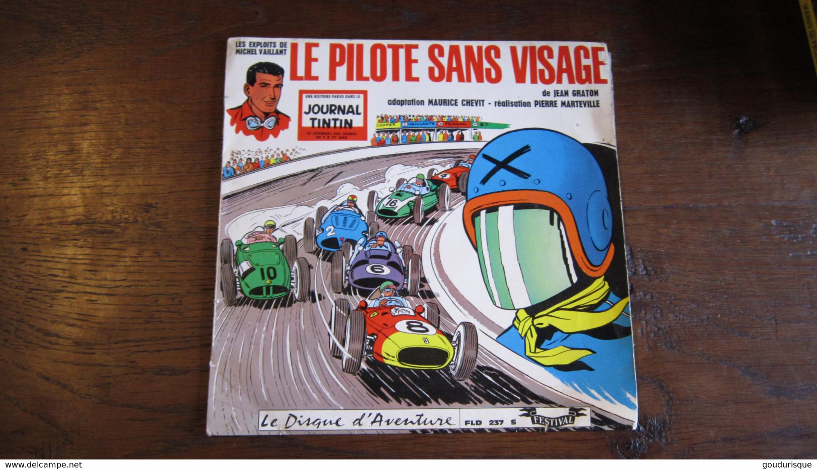 MICHEL VAILLANT 25 CM LE PILOTE SANS VISAGE    GRATON - Michel Vaillant