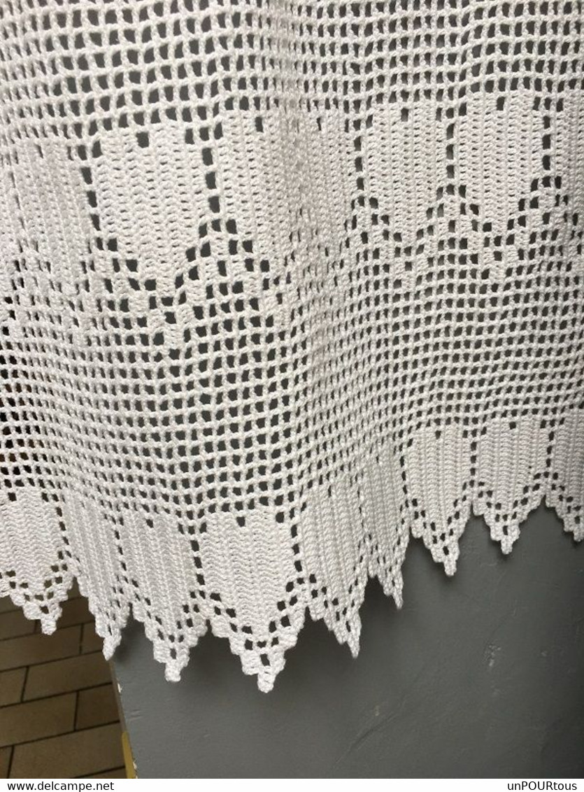 rideaux réalisés au crochet en coton blanc