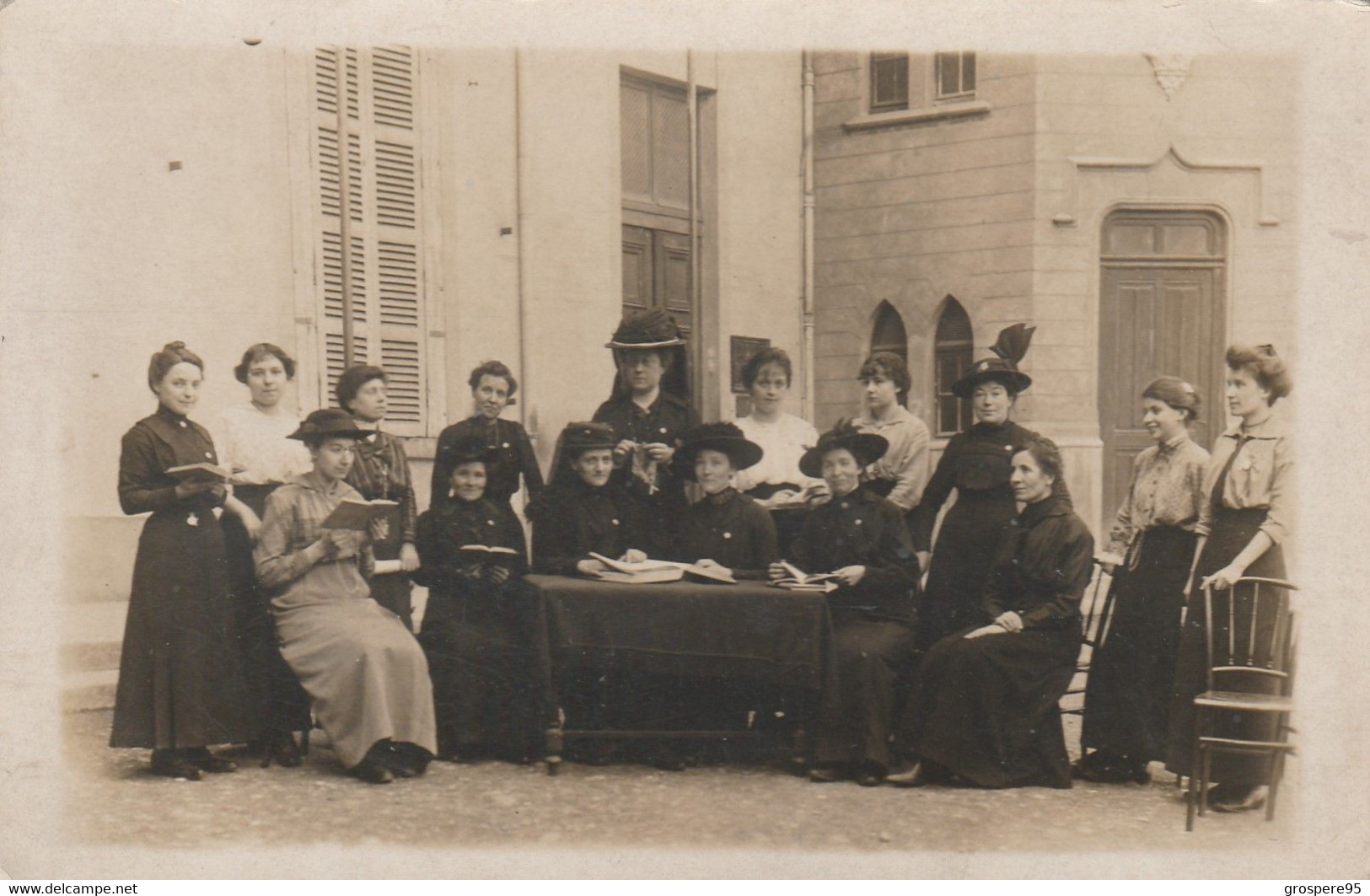 LYON ECOLE LA SALLE CARTE PHOTO DES PROFESSEURS PHOTOGRAPHE A DEMIERRE CALUIRE RHONE RARE - Sonstige & Ohne Zuordnung