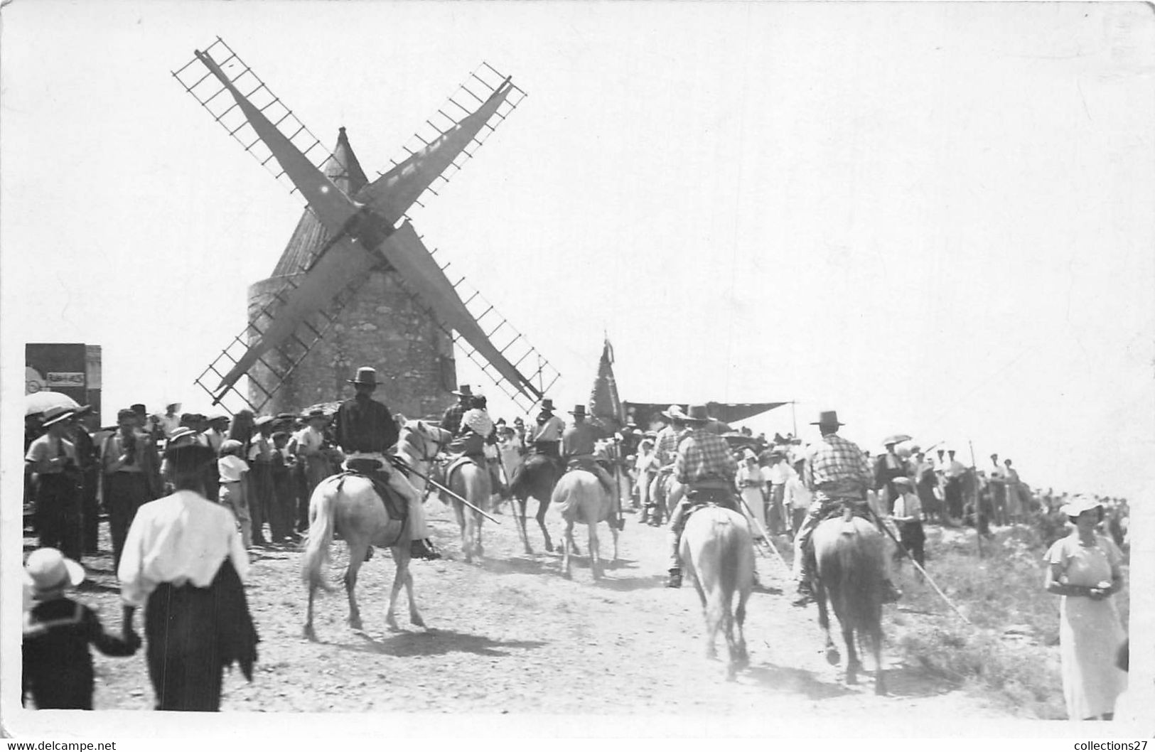 13-FONTVIEILLE- CARTE-PHOTO- MOULIN DE DAUDET- FÊTES DE GARDIENS - Fontvieille