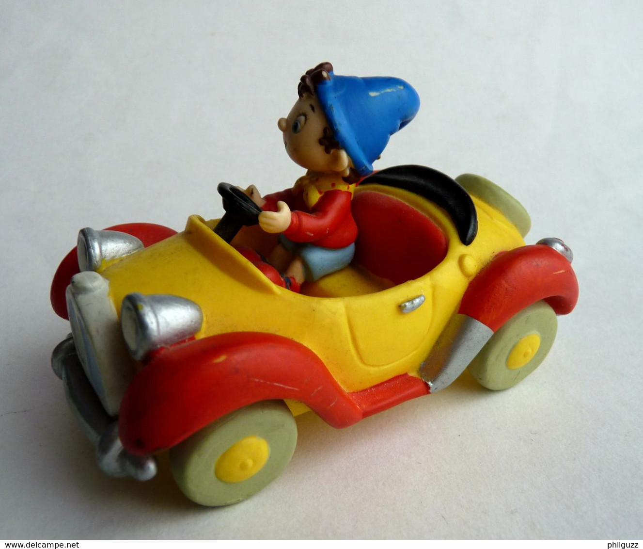 Figurine OUI OUI - Papo 2004 - OUI OUI DANS SA VOITURE Complet - Figurine In Plastica