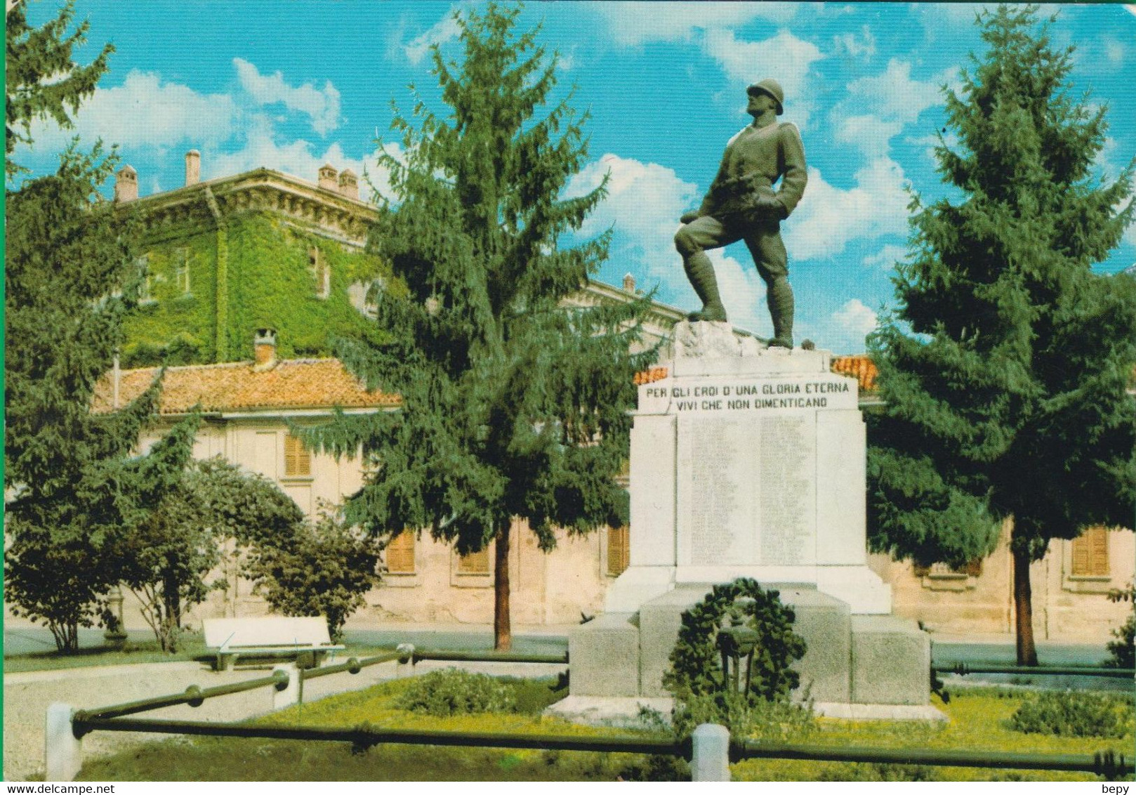 MONUMENTO. Monument. 紀念碑 Jìniànbēi.  LAINATE. Monumento Ai Caduti.  59mo - Milano (Milan)