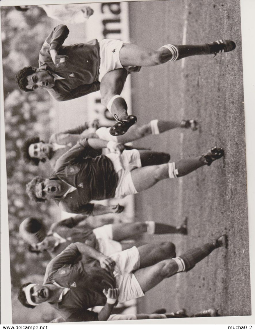 FRANCE ANGLETERRE 21.02.1982/ De G/DR / RODRIGUEZ.LESCARBOURA.DINTRANS.MARTINEZ.BLANCO - Rugby