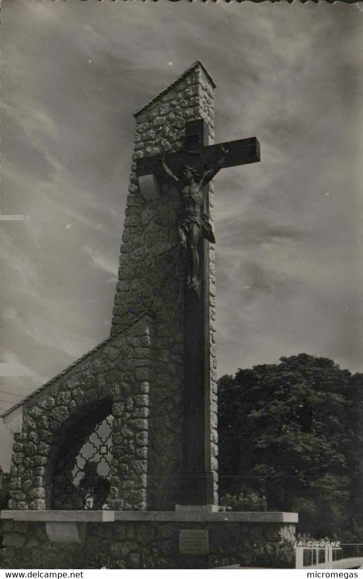 76 - LONDINIERES - Le Calvaire - Londinières