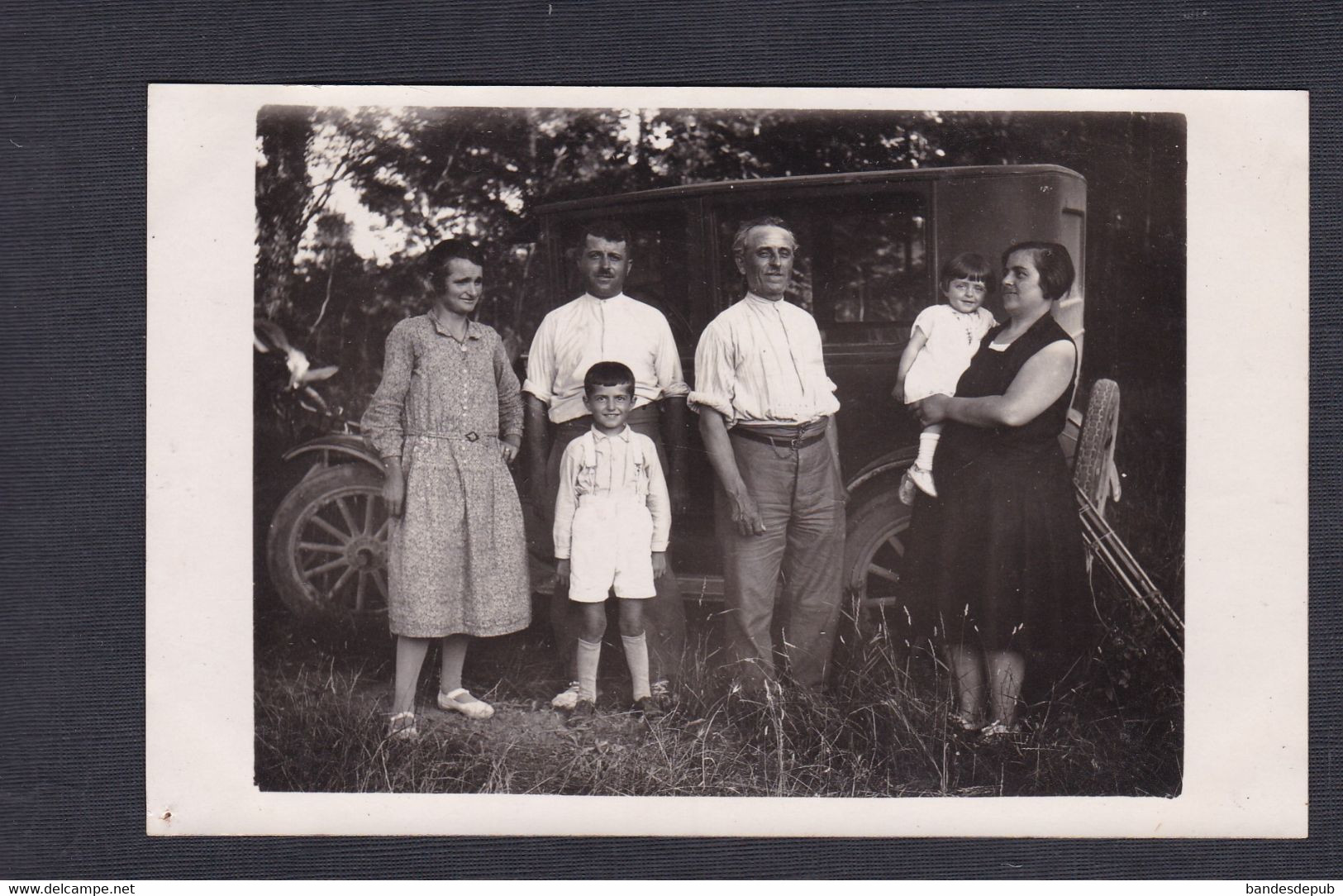 Carte Photo Luynes (13) Portrait Famille Devant Automobile à Identifier ( Genealogie Archives Gautier 46276) - Luynes