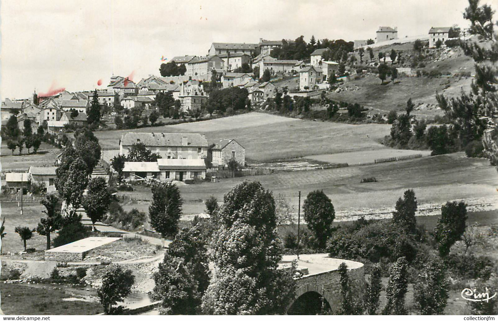 .CPSM FRANCE  48 "St Alban, Vue De La Route De Serverette" - Saint Alban Sur Limagnole