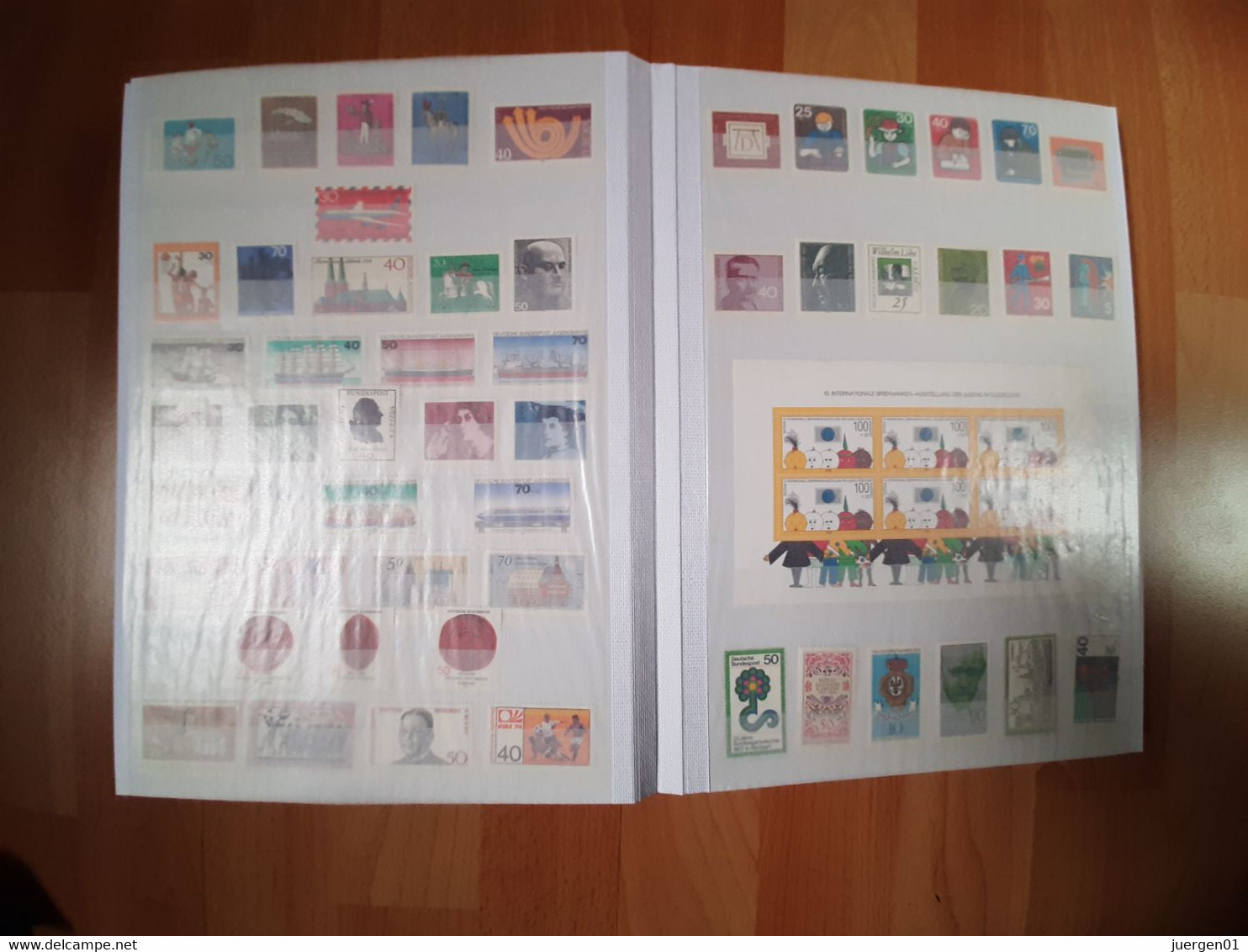 DEUTSCHLAND / WELT - In 2 E - Büchern - Lots & Kiloware (mixtures) - Min. 1000 Stamps