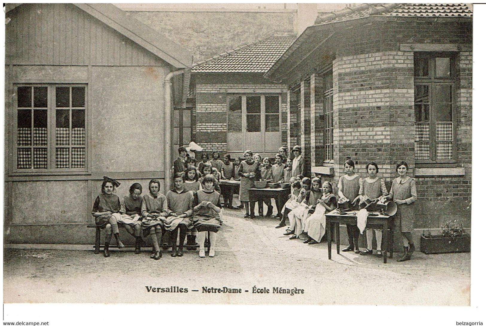 VERSAILLES  -  Notre-Dame  -  Ecole Ménagère  ( Carte Pas Courante ) - Versailles